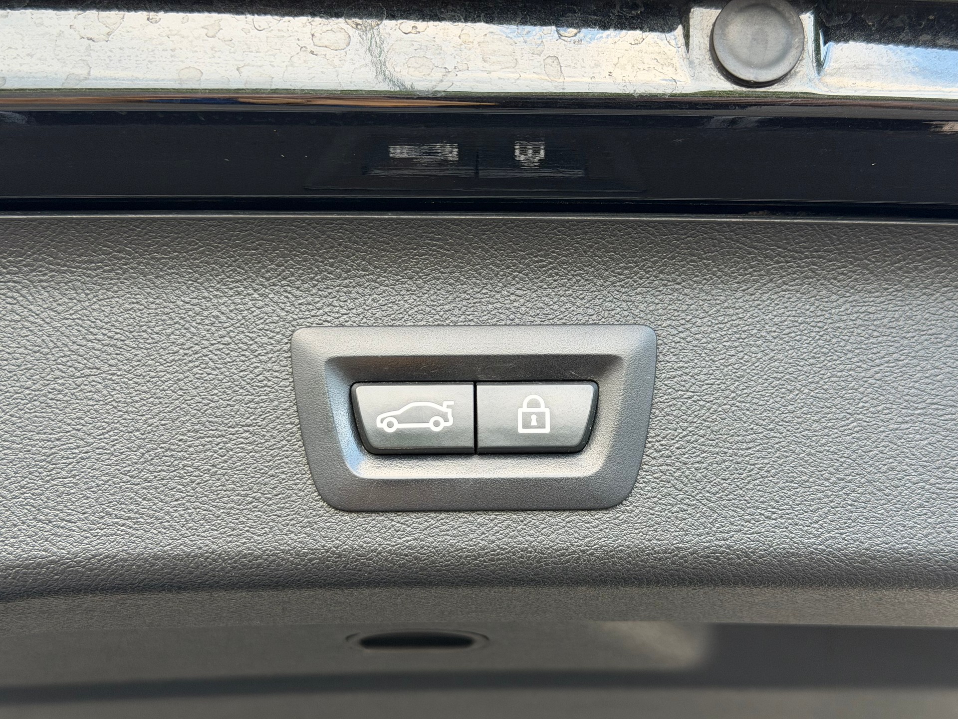 BMW 530d xDrive Touring Luxury Line Steptronic-image-28
