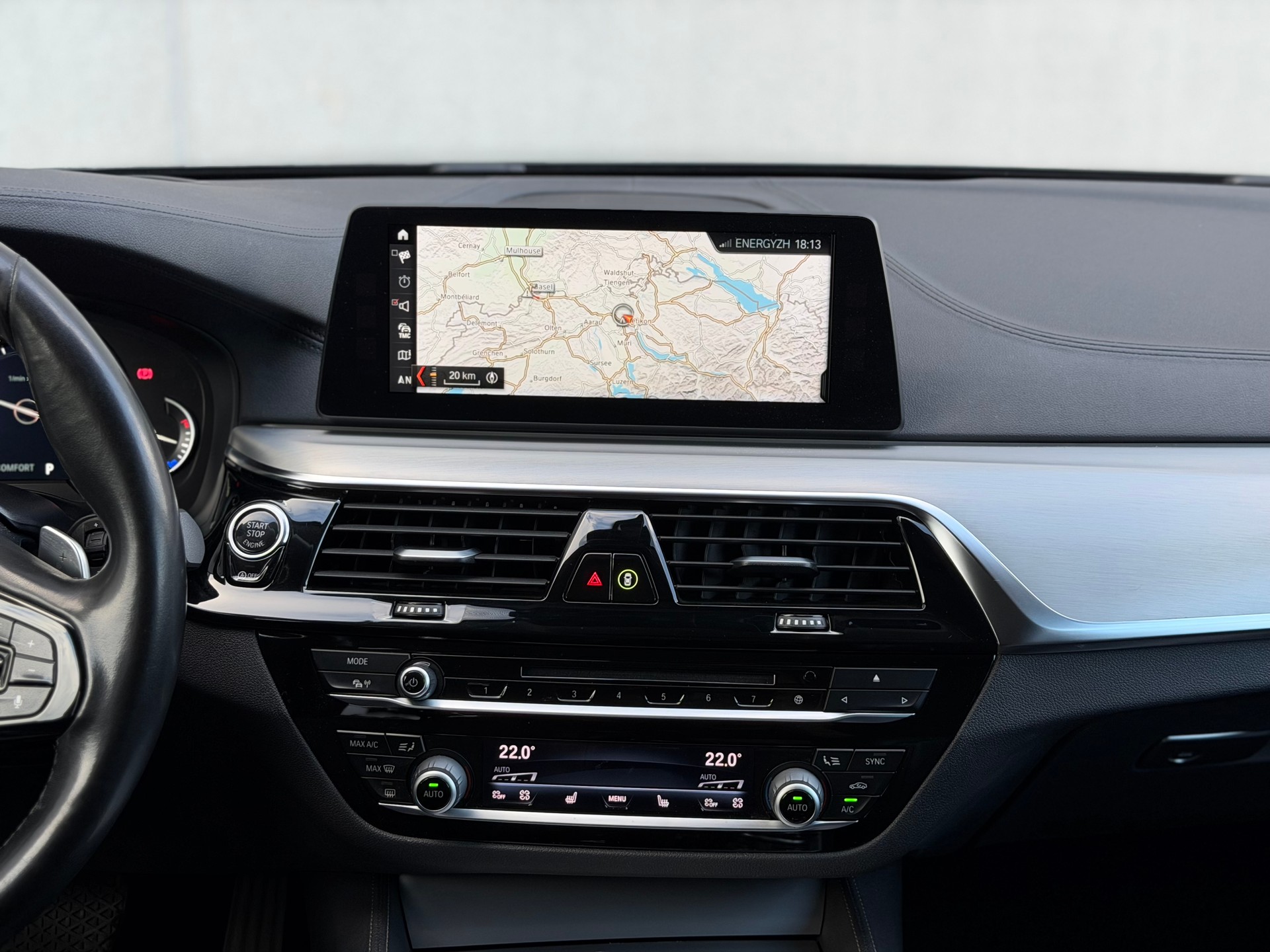 BMW 530d xDrive Touring Luxury Line Steptronic-image-13