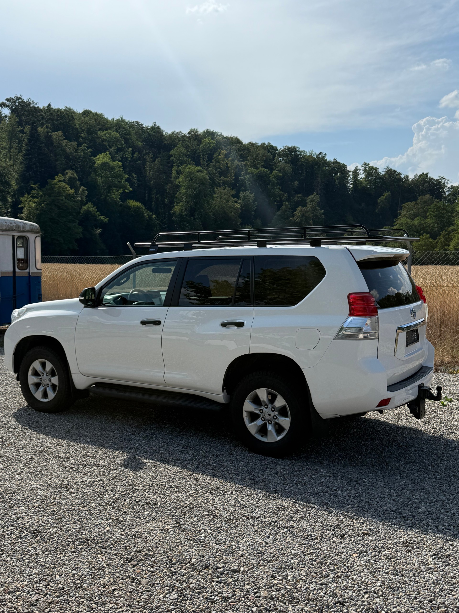TOYOTA LAND CRUISER-image-1