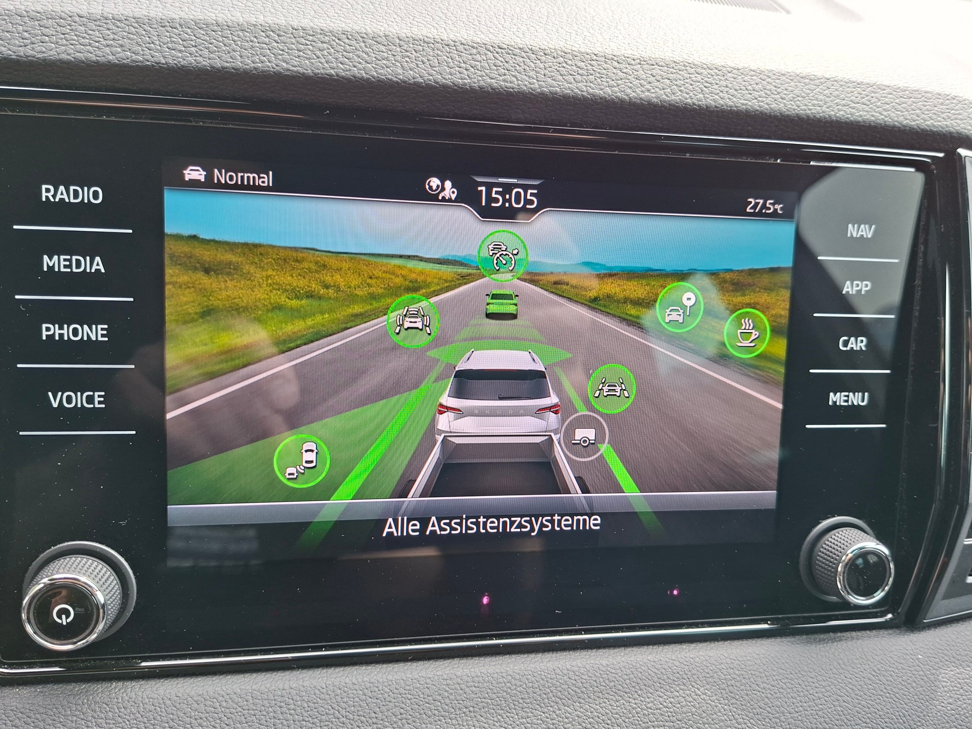SKODA Karoq 2.0 TSI SportLine 4x4 DSG *Anhängerkupplung+Panodach+inkl. Garantie*-image-13