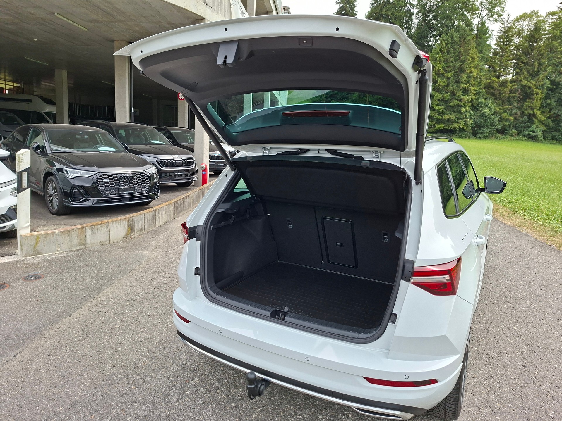 SKODA Karoq 2.0 TSI SportLine 4x4 DSG *Anhängerkupplung+Panodach+inkl. Garantie*-image-6