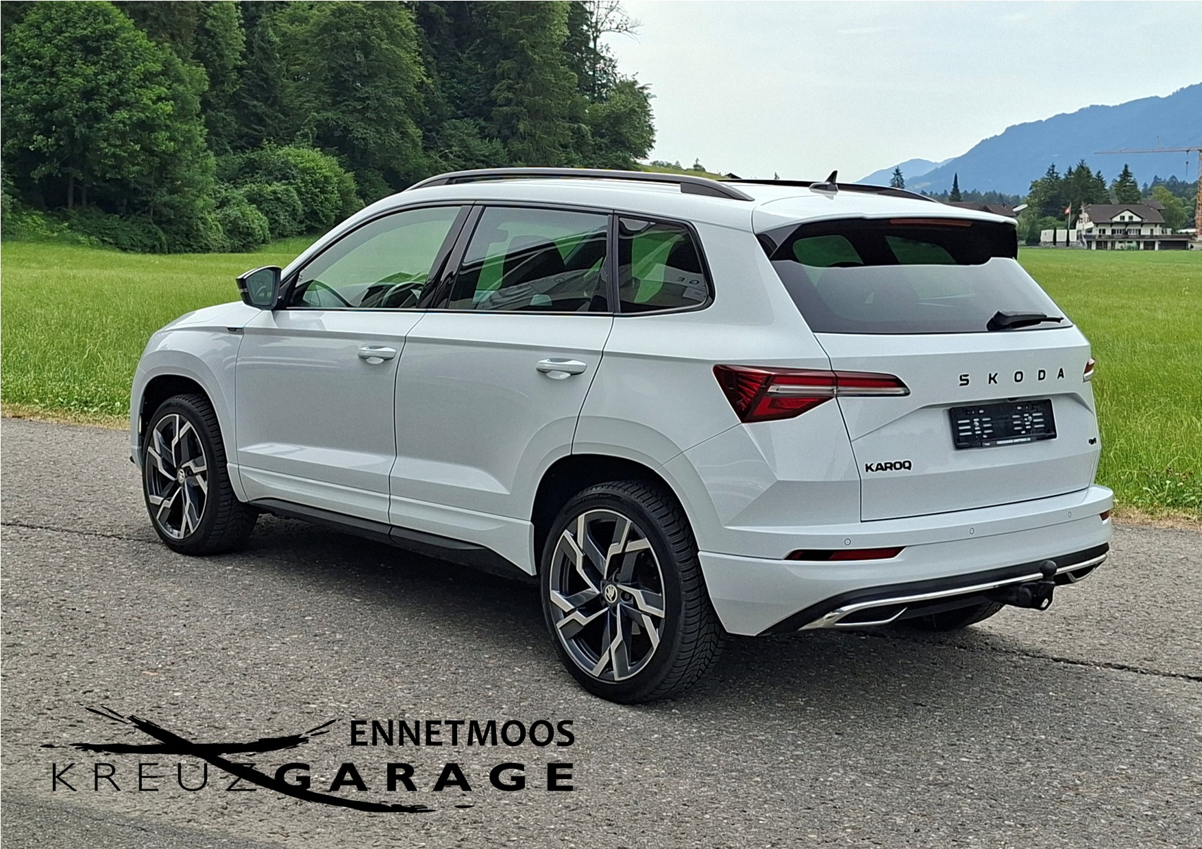SKODA Karoq 2.0 TSI SportLine 4x4 DSG *Anhängerkupplung+Panodach+inkl. Garantie*-image-2