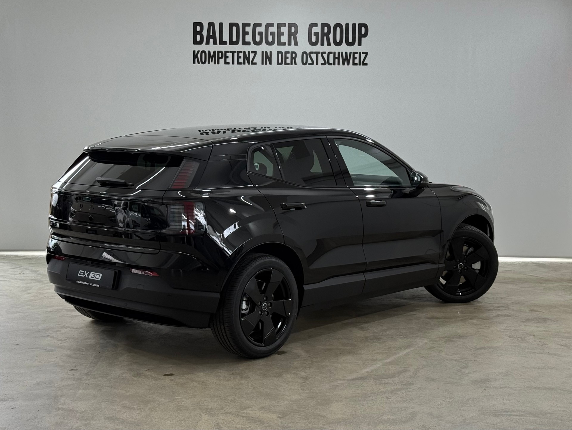 VOLVO EX 30 E60 Twin Ultra Performanc-image-2