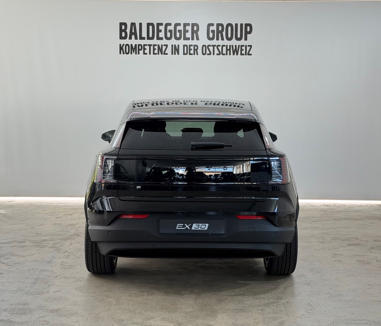 VOLVO EX 30 E60 Twin Ultra Performanc-image-6