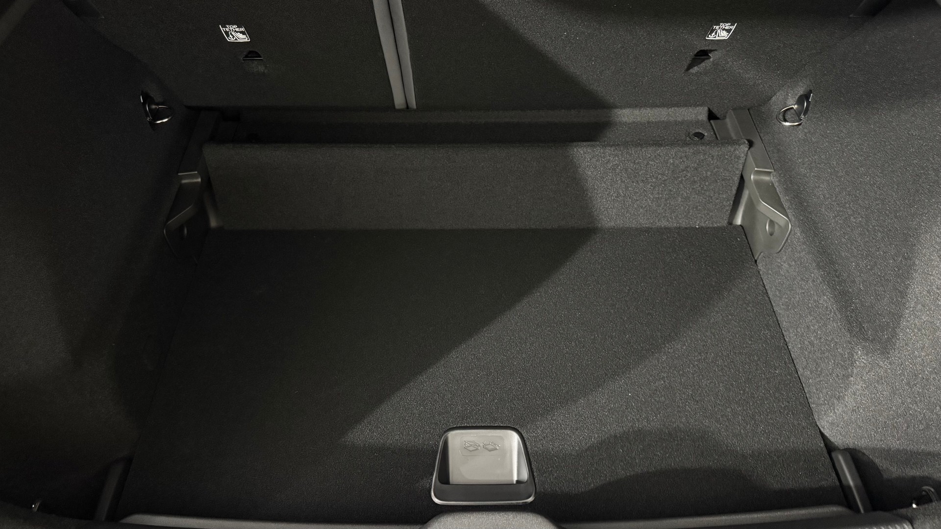 VOLVO EX 30 E60 Twin Ultra Performanc-image-10