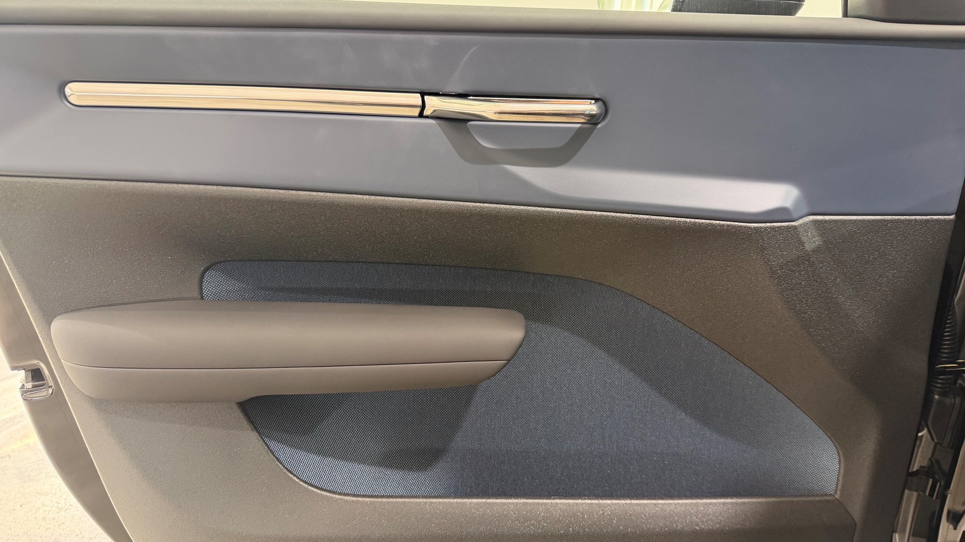 VOLVO EX 30 E60 Twin Ultra Performanc-image-13