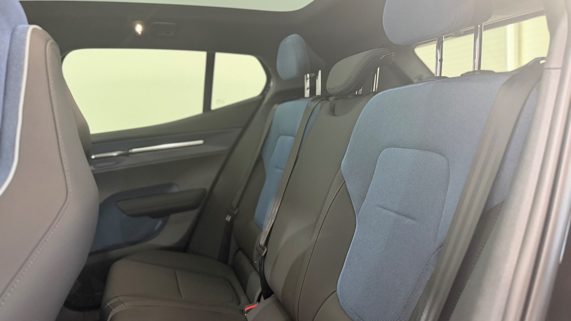 VOLVO EX 30 E60 Twin Ultra Performanc-image-5