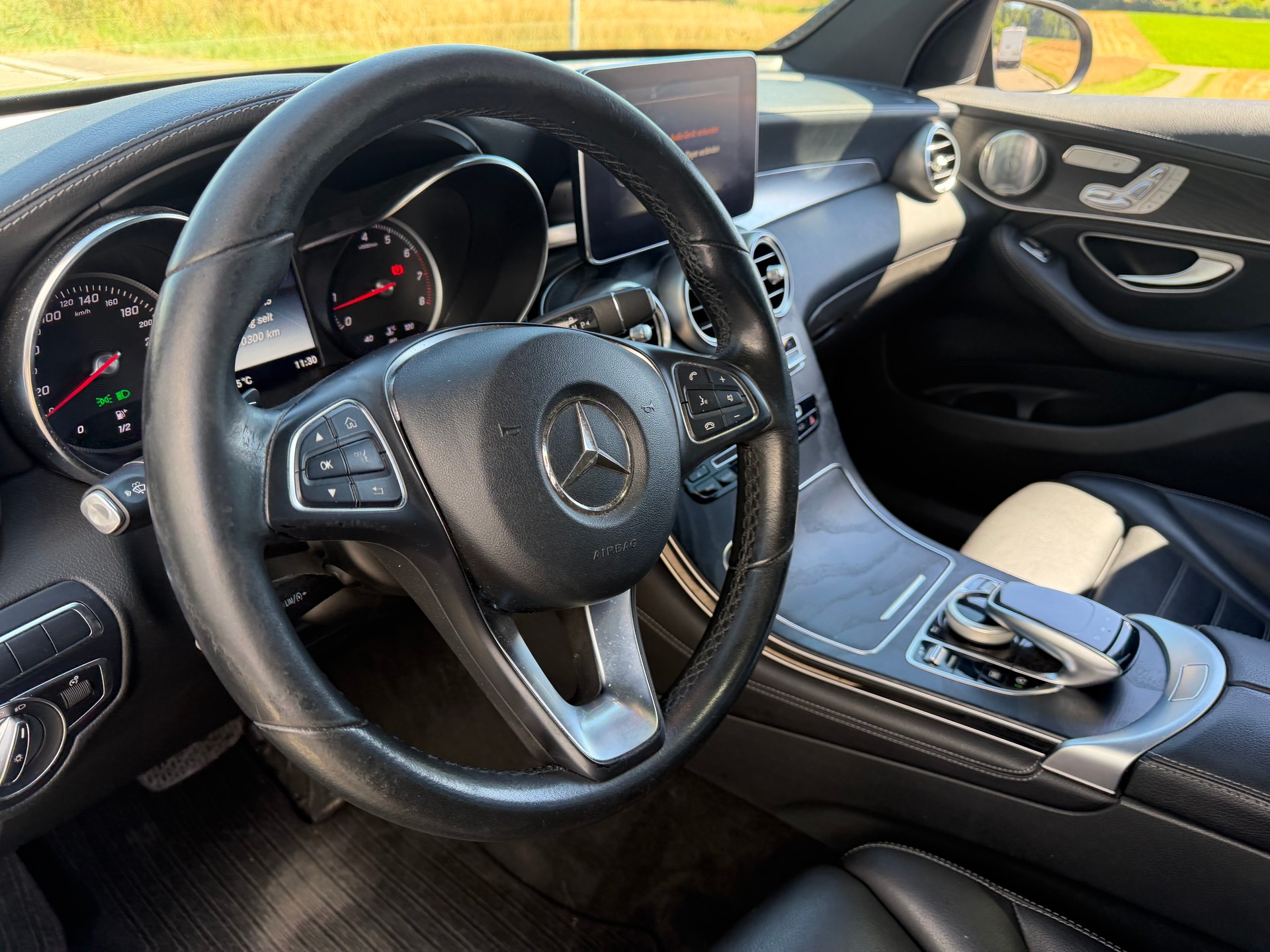 MERCEDES-BENZ GLC 250 4Matic 9G-Tronic-image-6