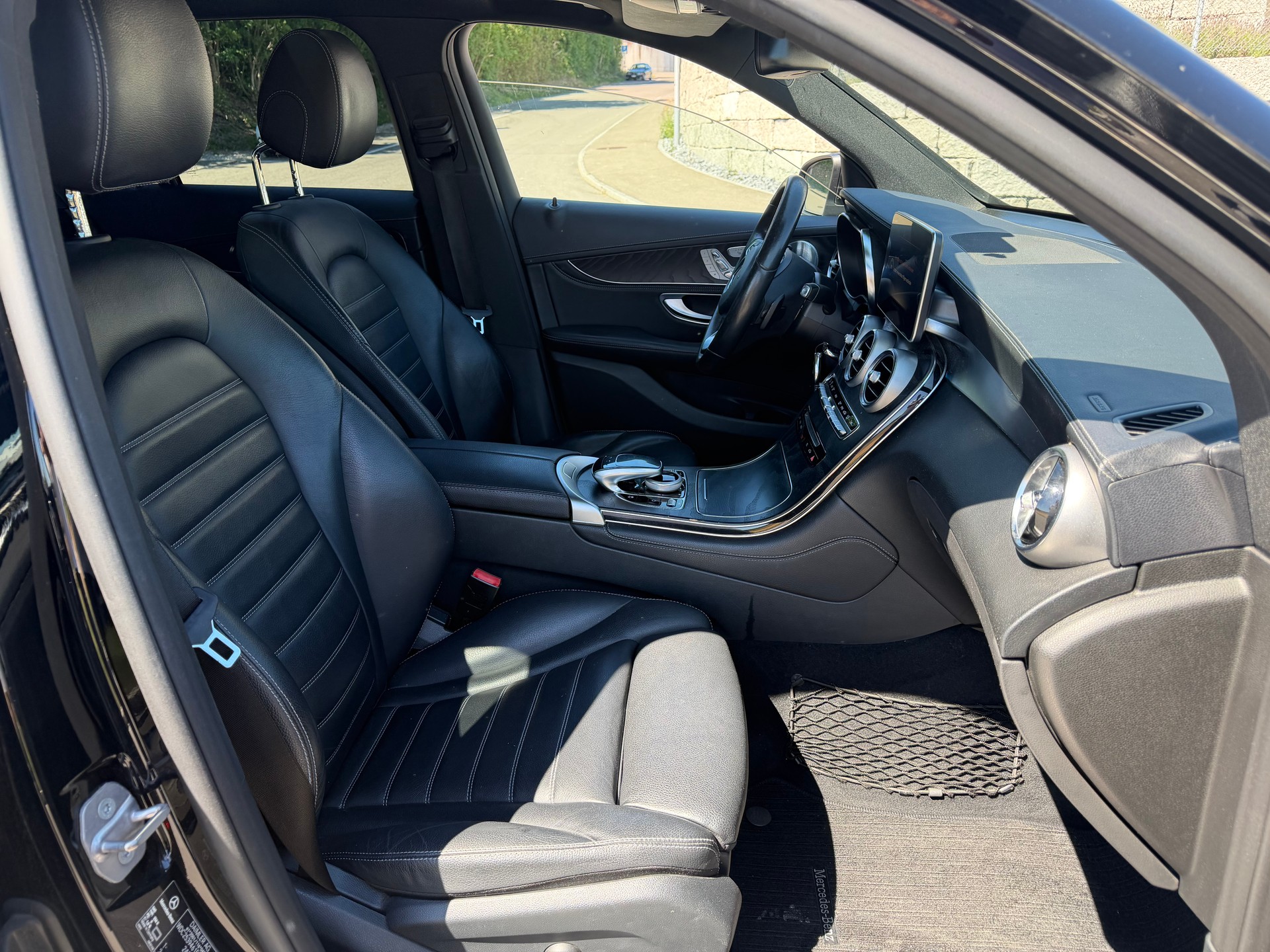 MERCEDES-BENZ GLC 250 4Matic 9G-Tronic-image-8