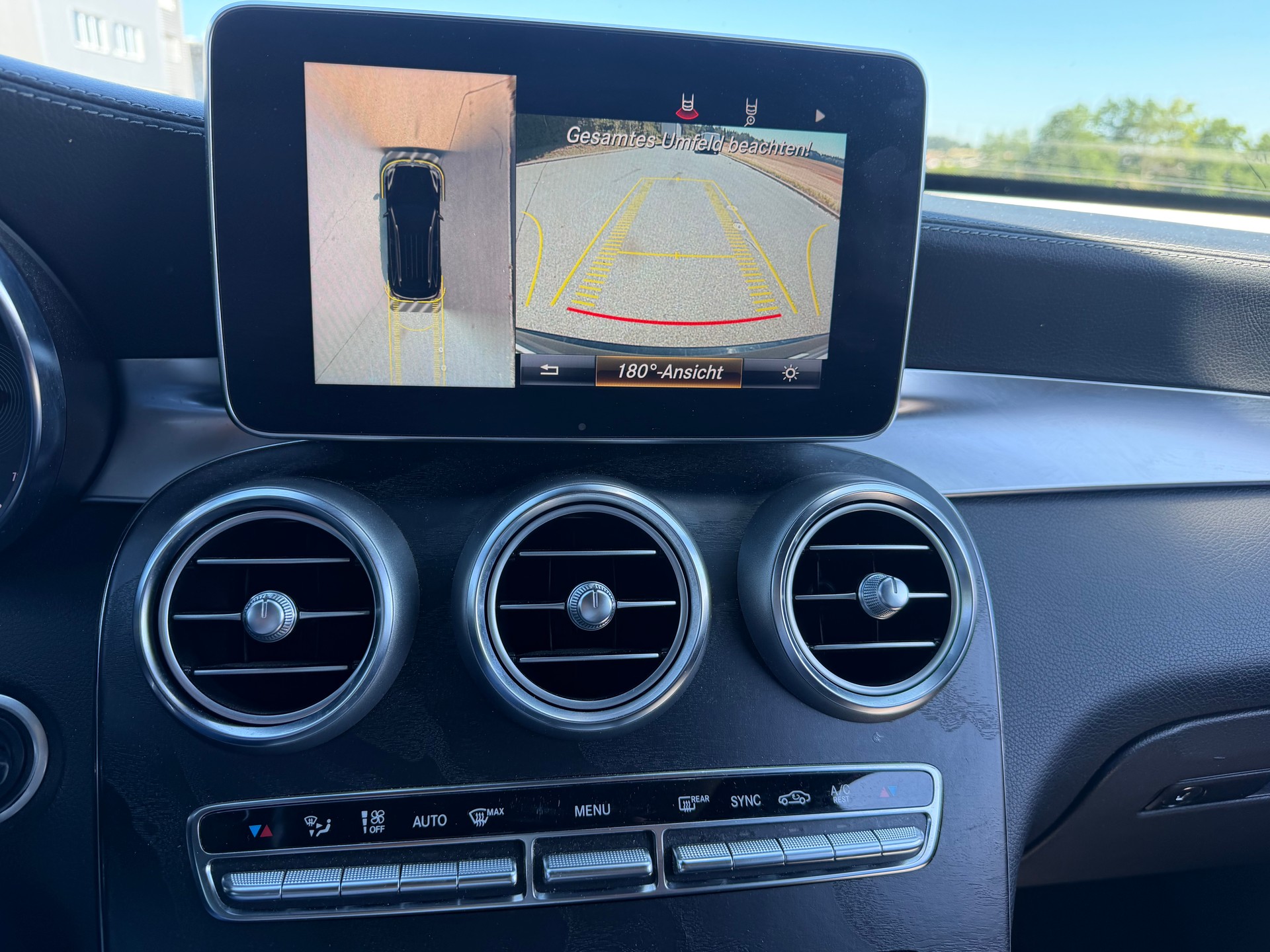 MERCEDES-BENZ GLC 250 4Matic 9G-Tronic-image-10