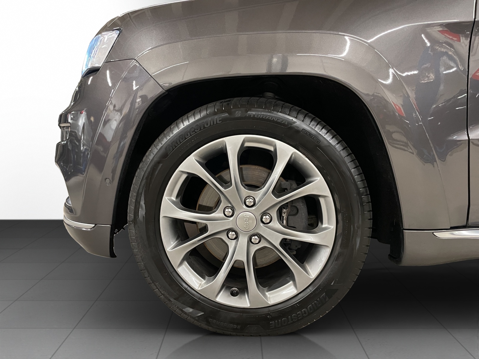 JEEP Grand Cherokee 3.0 CRD Overland Automatic-image-5