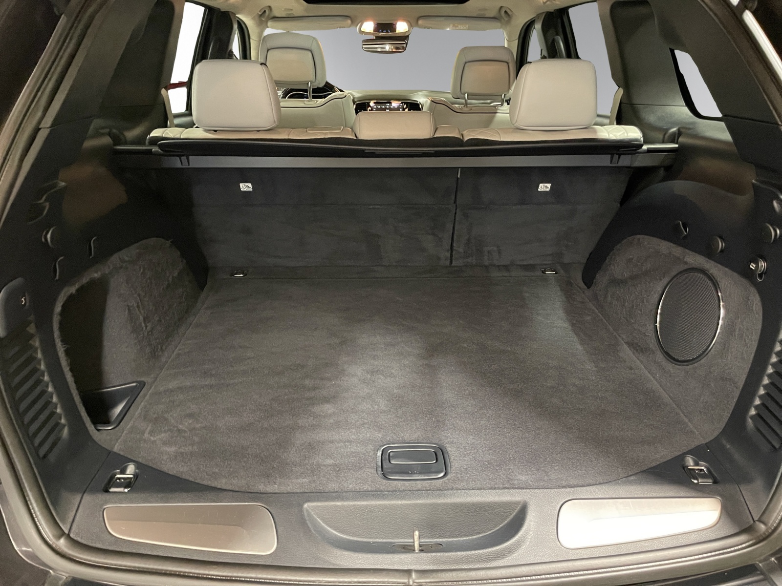 JEEP Grand Cherokee 3.0 CRD Overland Automatic-image-4