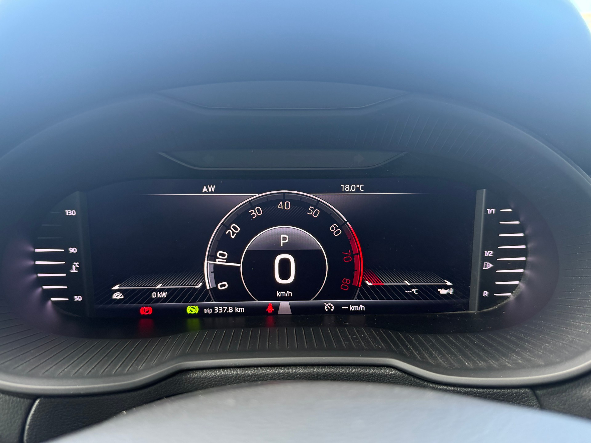 SKODA Octavia Combi 2.0 TSI Soleil 4x4 DSG-image-11