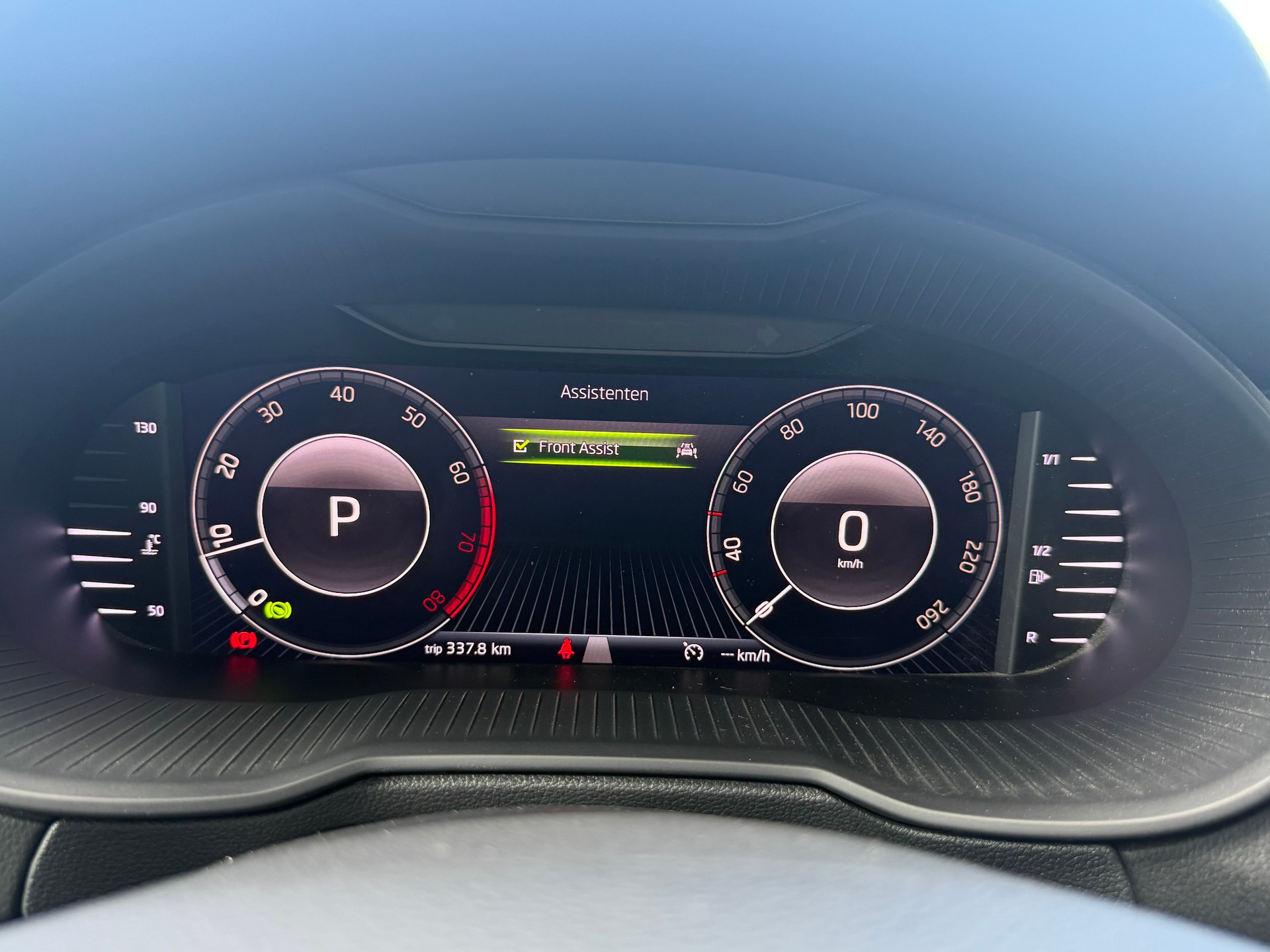SKODA Octavia Combi 2.0 TSI Soleil 4x4 DSG-image-13