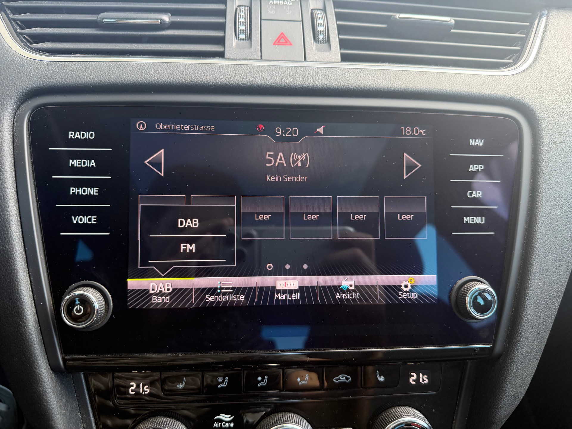 SKODA Octavia Combi 2.0 TSI Soleil 4x4 DSG-image-14
