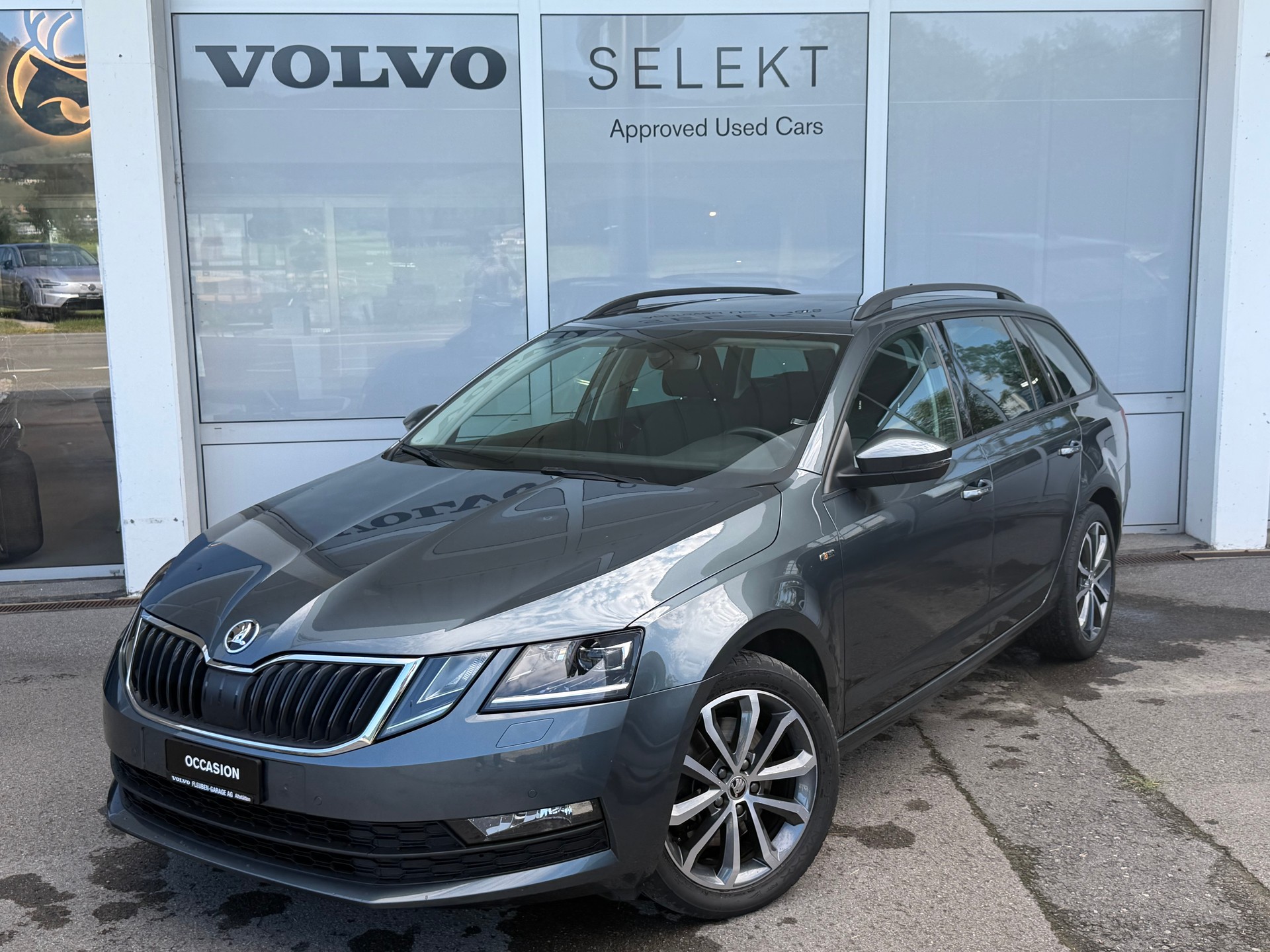 SKODA Octavia Combi 2.0 TSI Soleil 4x4 DSG-image-0