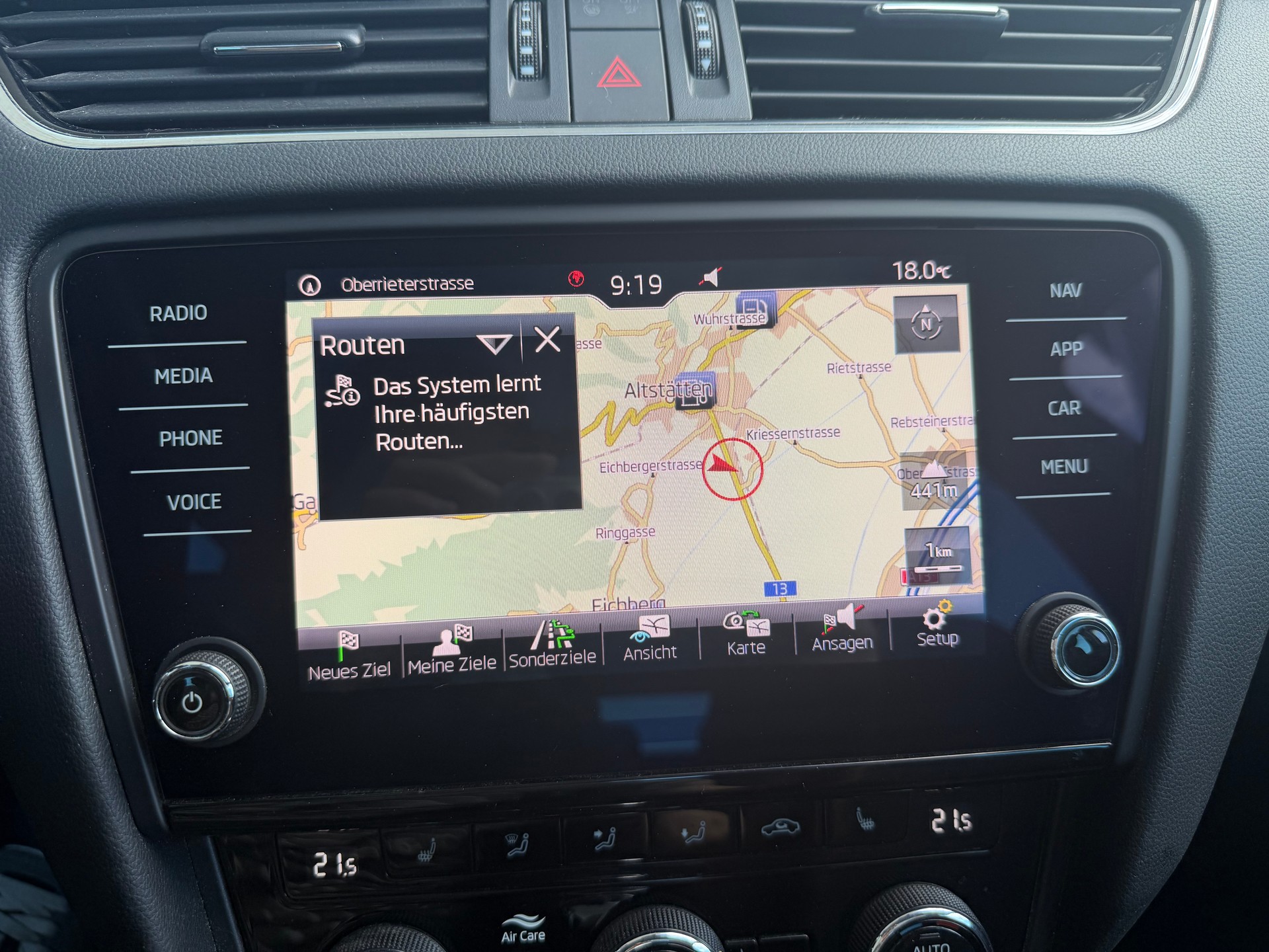 SKODA Octavia Combi 2.0 TSI Soleil 4x4 DSG-image-17