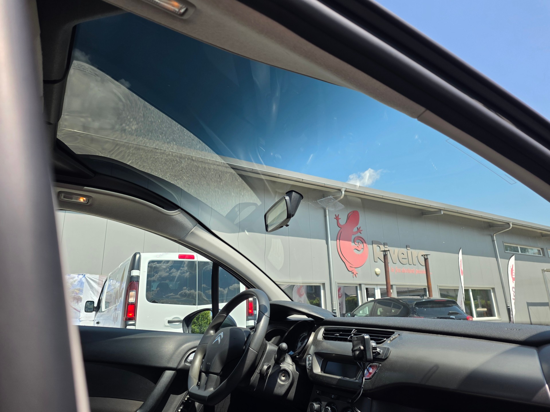 CITROEN C3 1.2i Exclusive-image-4