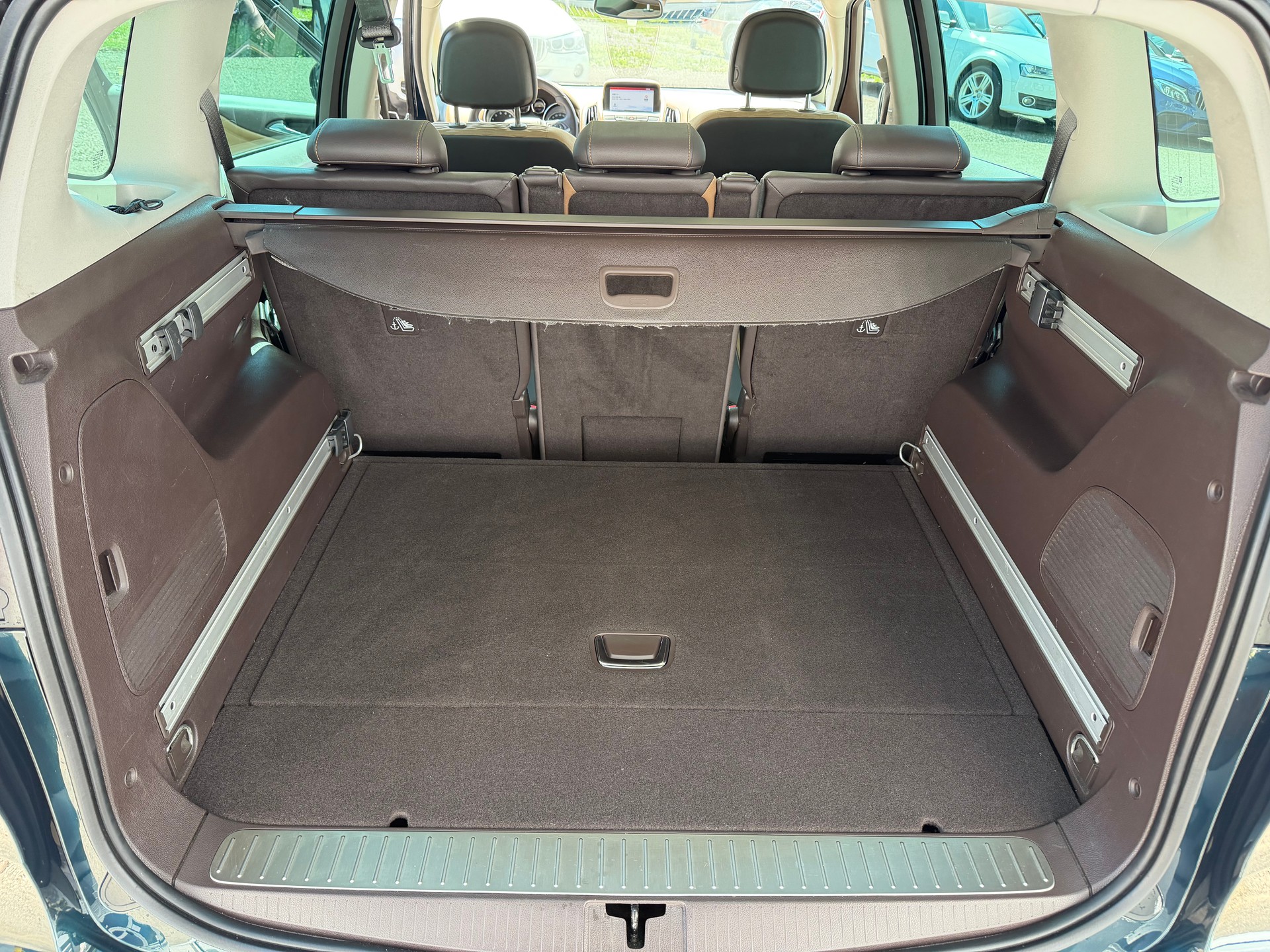 OPEL Zafira Tourer 1.4i 16V Cosmo-image-9