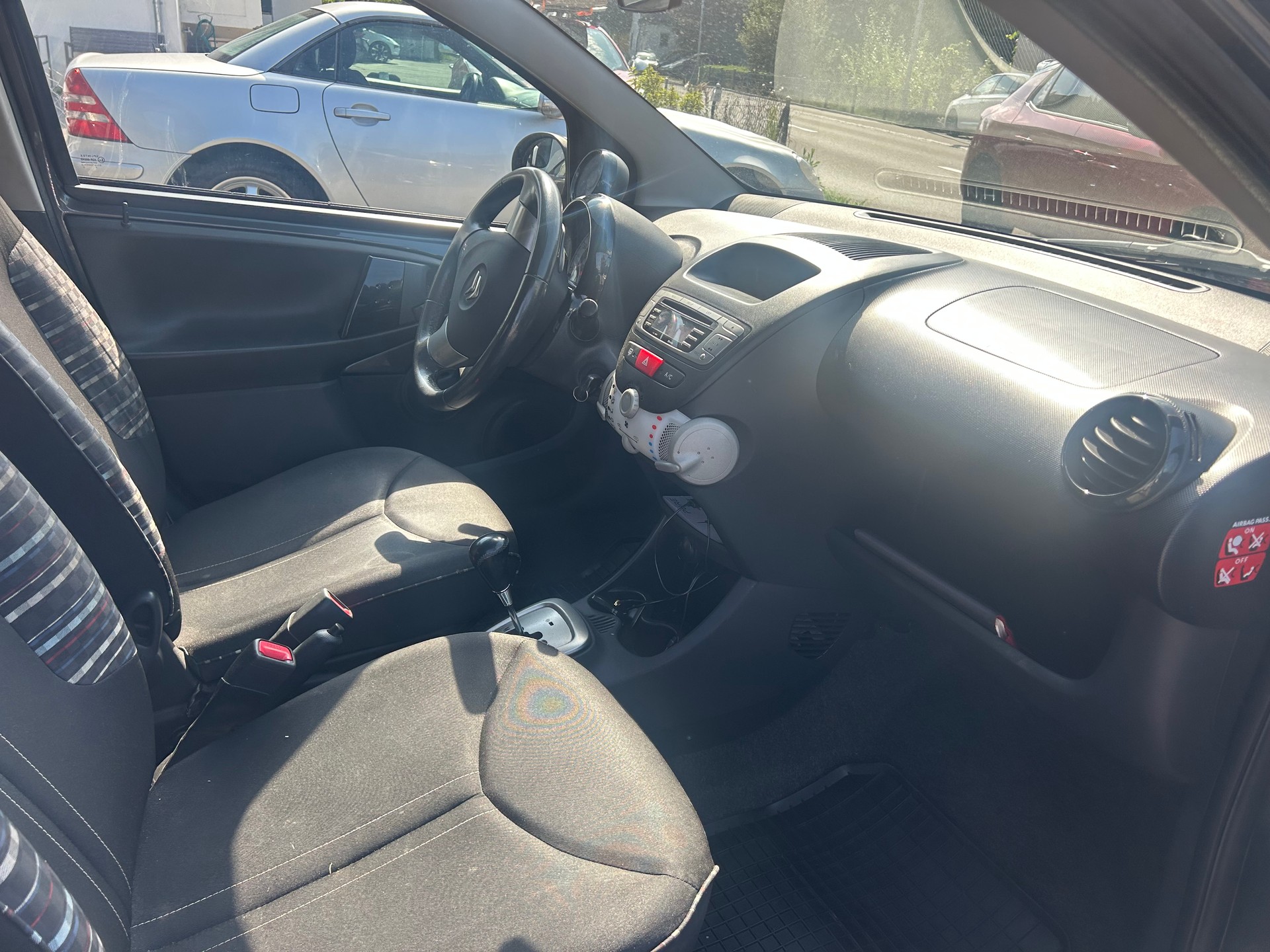 CITROEN C1 1.0i Exclusive EGS-image-7