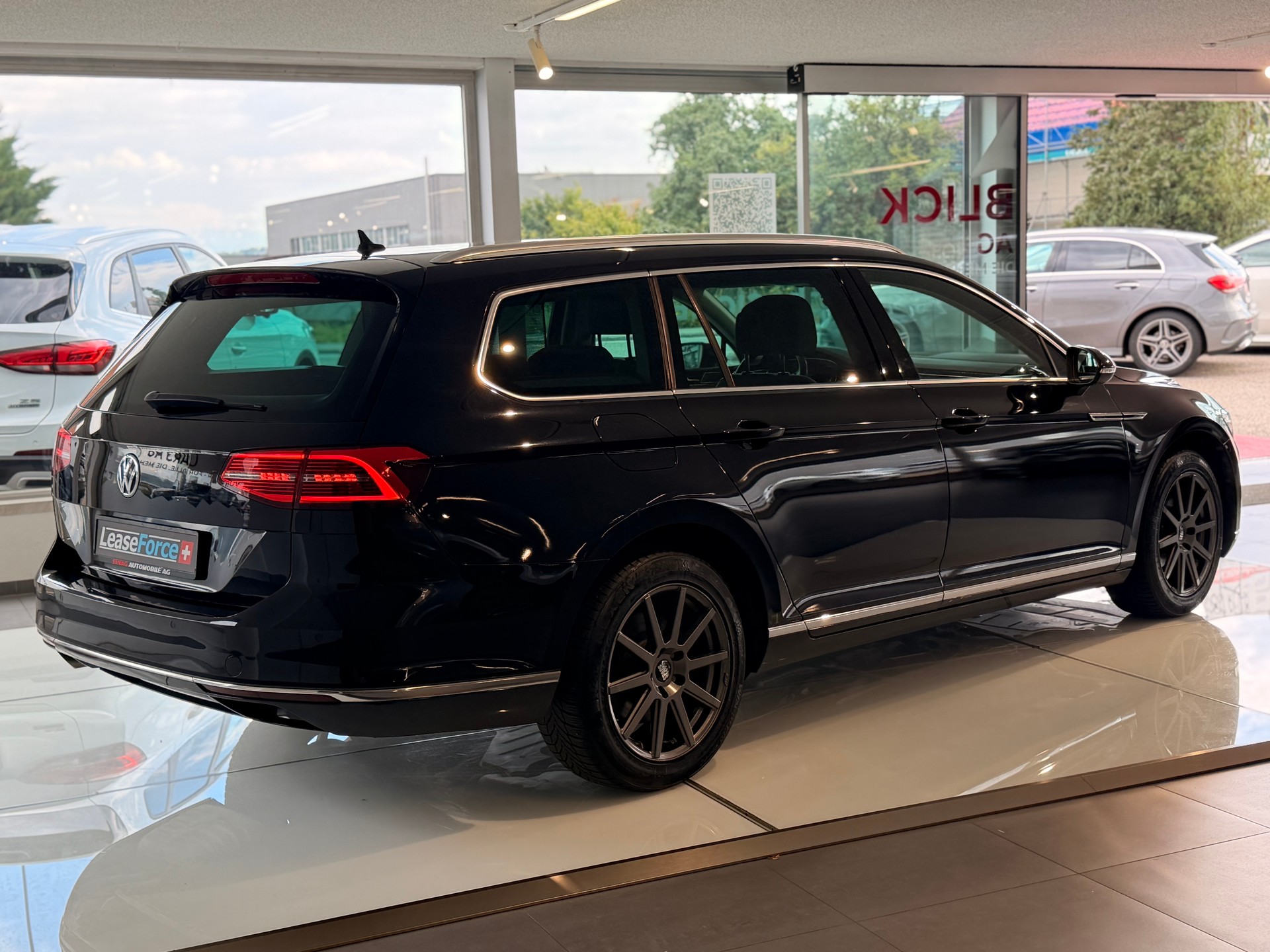 VW Passat Variant 2.0 TDI SCR BMT Highline DSG-image-5