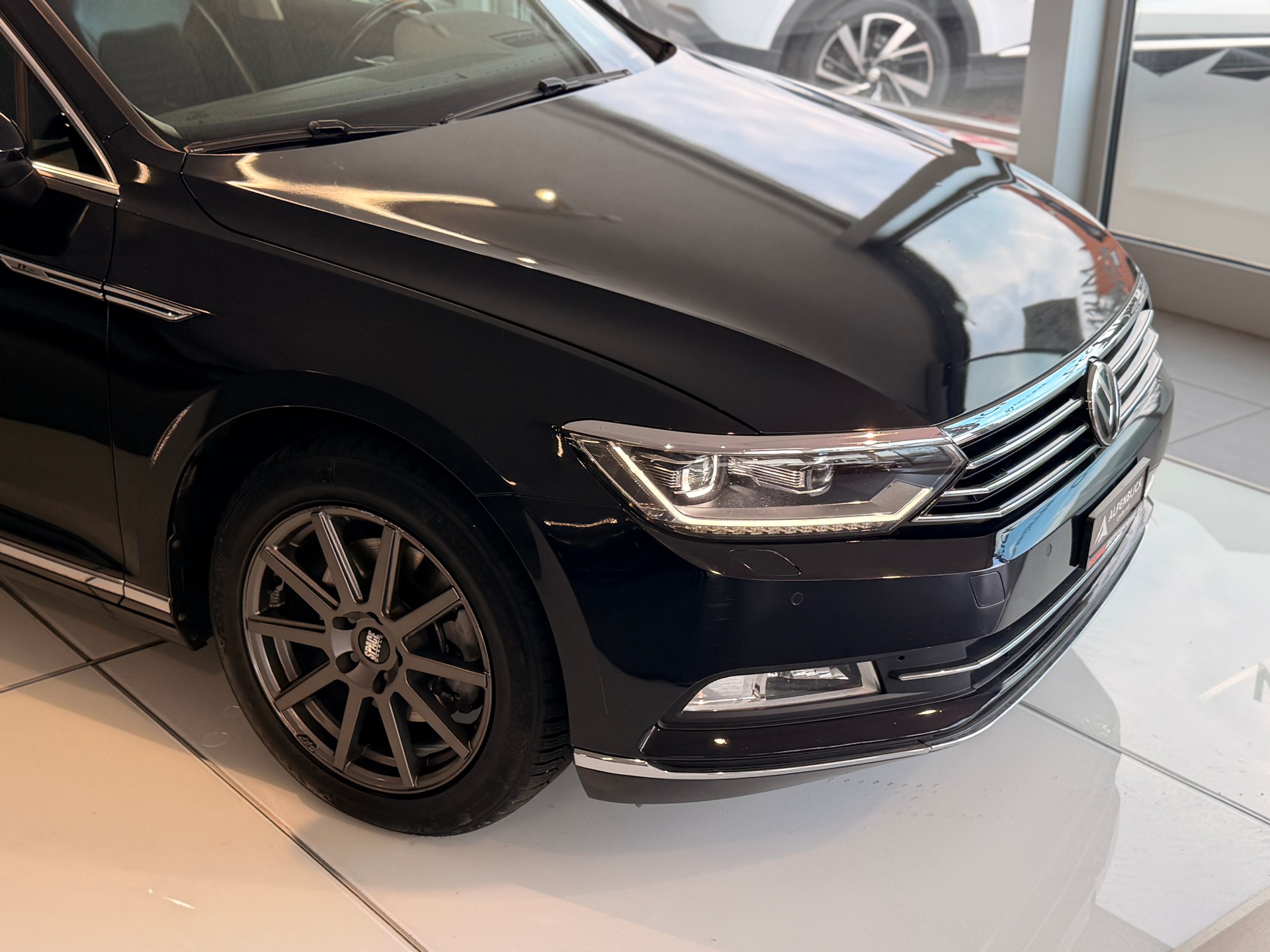 VW Passat Variant 2.0 TDI SCR BMT Highline DSG-image-4