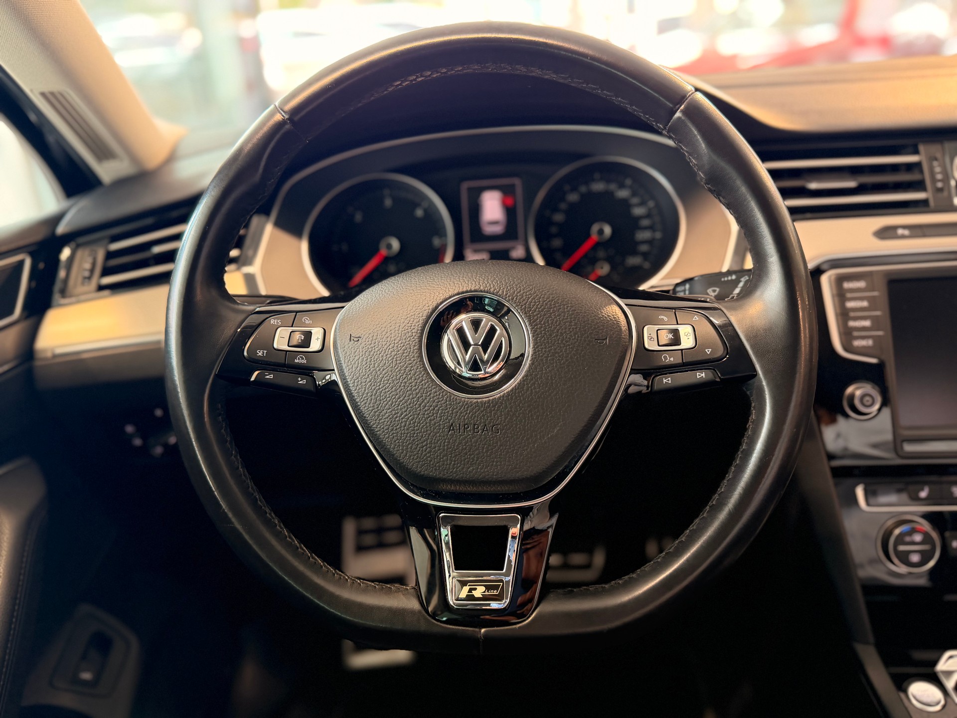 VW Passat Variant 2.0 TDI SCR BMT Highline DSG-image-22