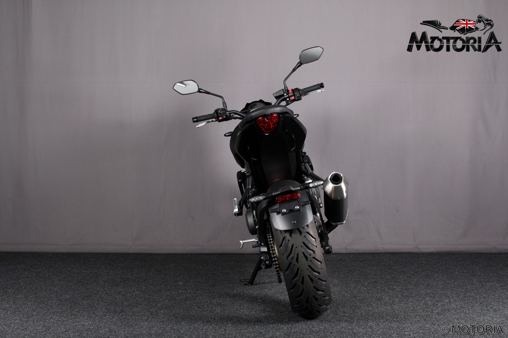 TRIUMPH Trident 800-showroom-element-3