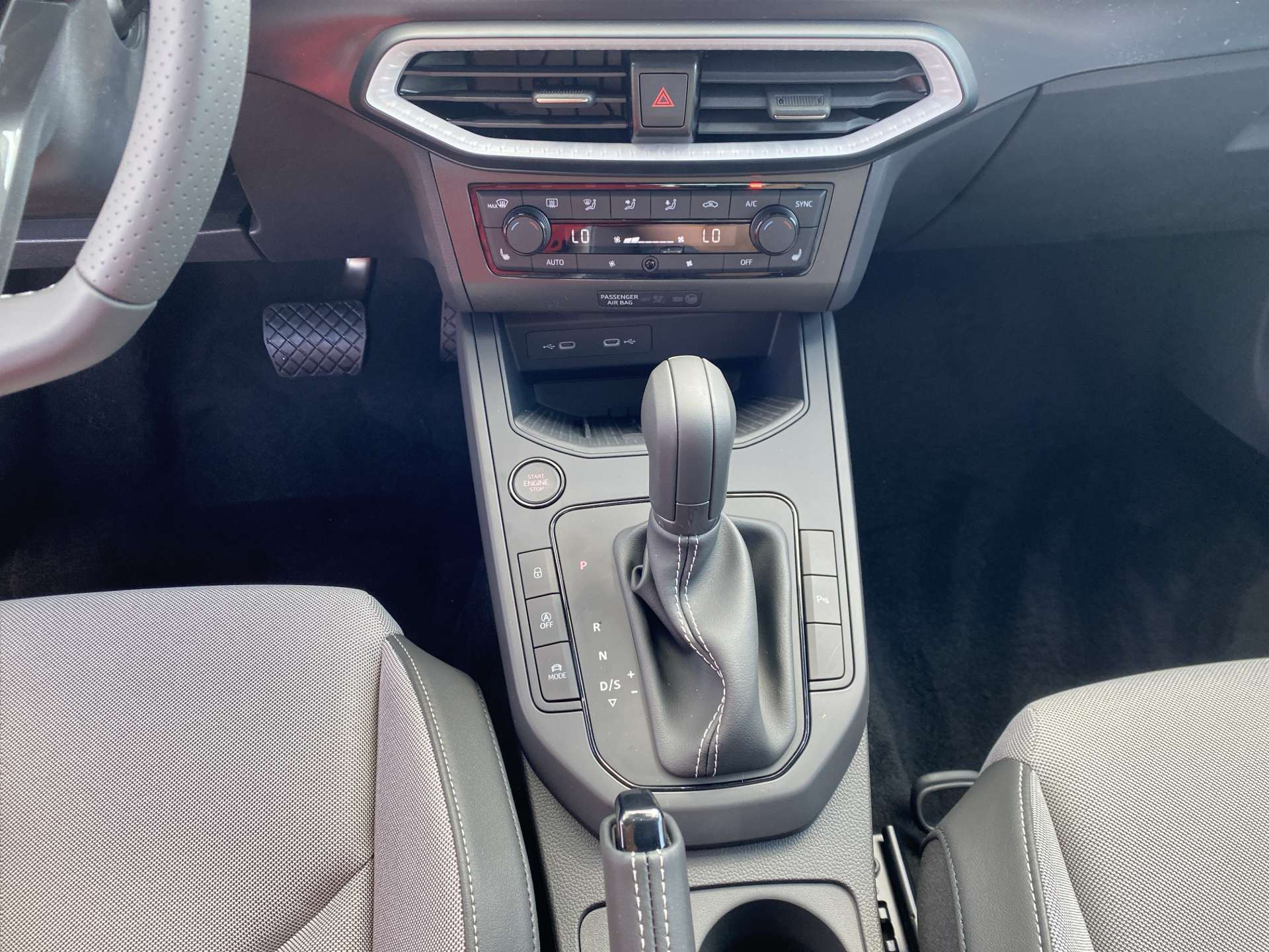 SEAT Ibiza 1.5 EcoTSi FR DSG-Automat-image-11