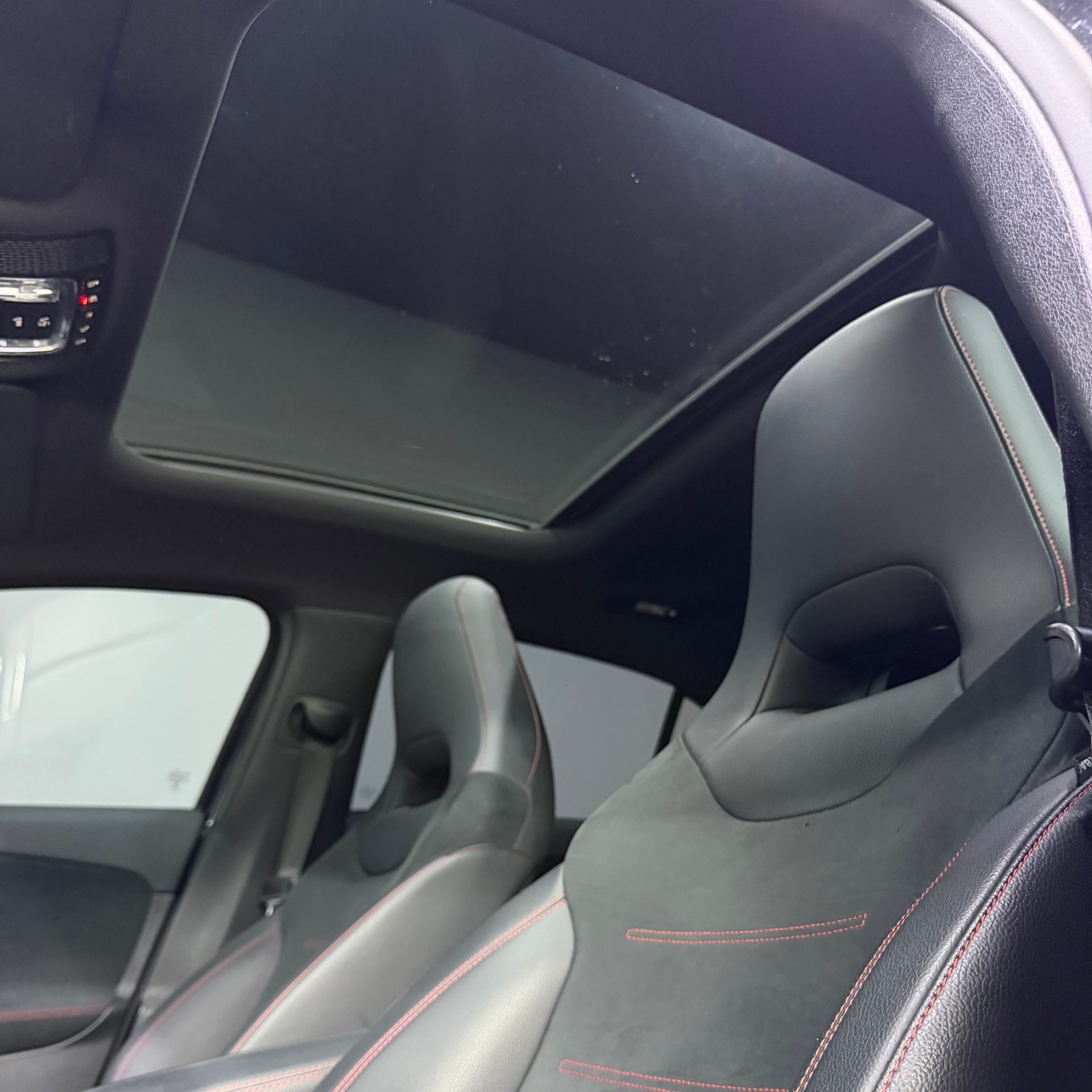 MERCEDES-BENZ A 200 AMG Line 7G-DCT-image-8