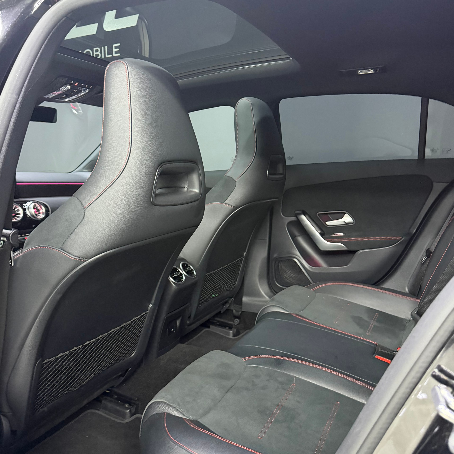 MERCEDES-BENZ A 200 AMG Line 7G-DCT-image-9