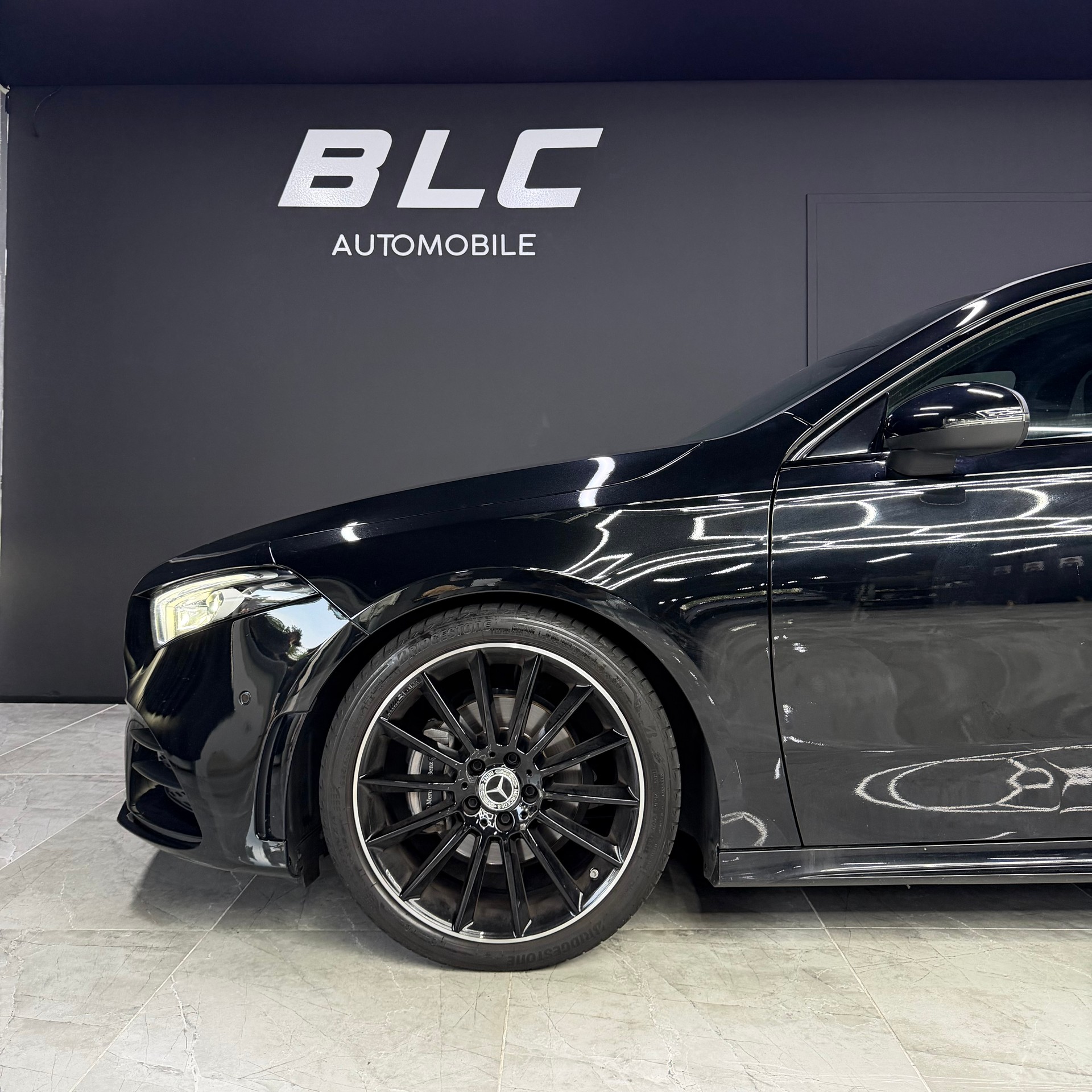 MERCEDES-BENZ A 200 AMG Line 7G-DCT-image-3