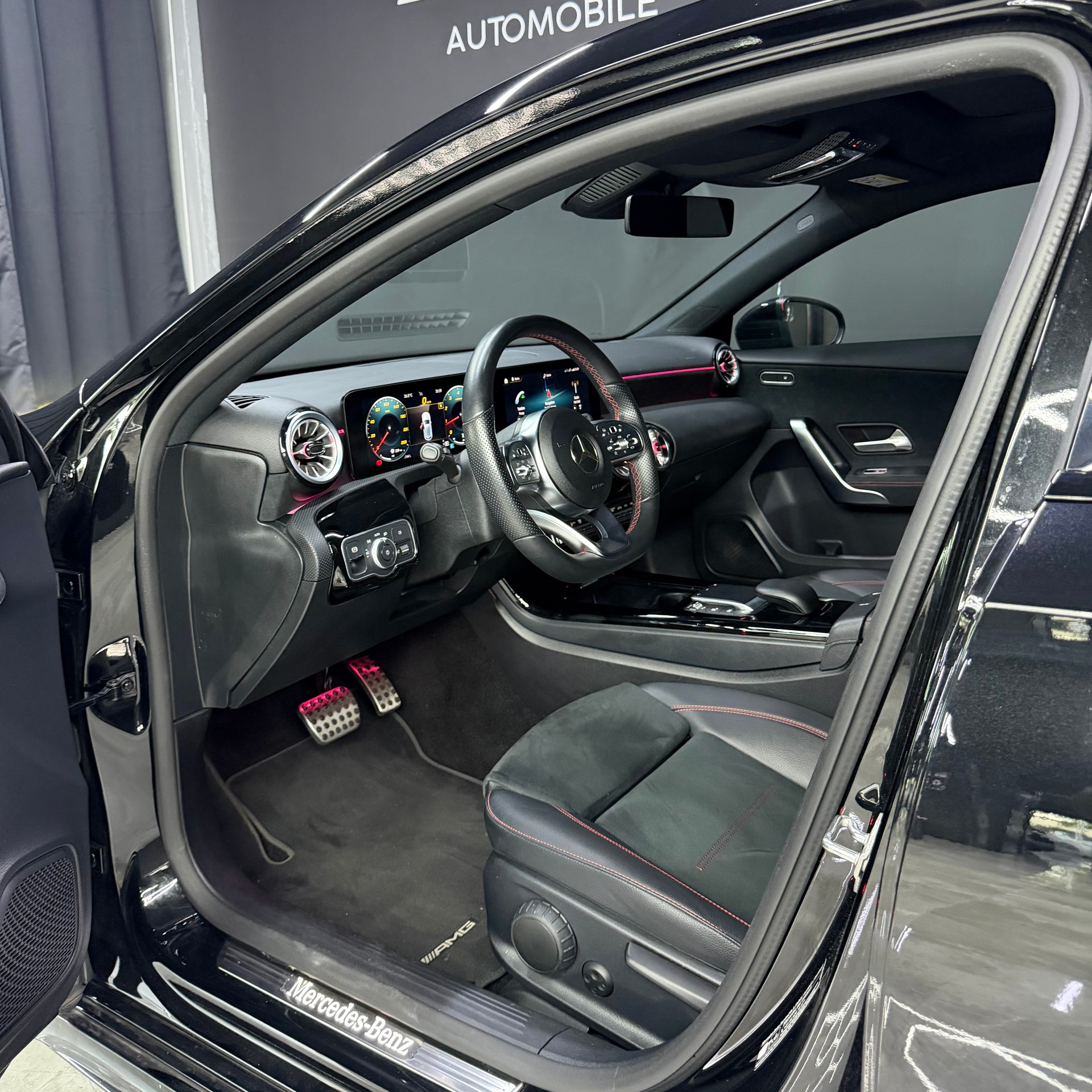 MERCEDES-BENZ A 200 AMG Line 7G-DCT-image-7