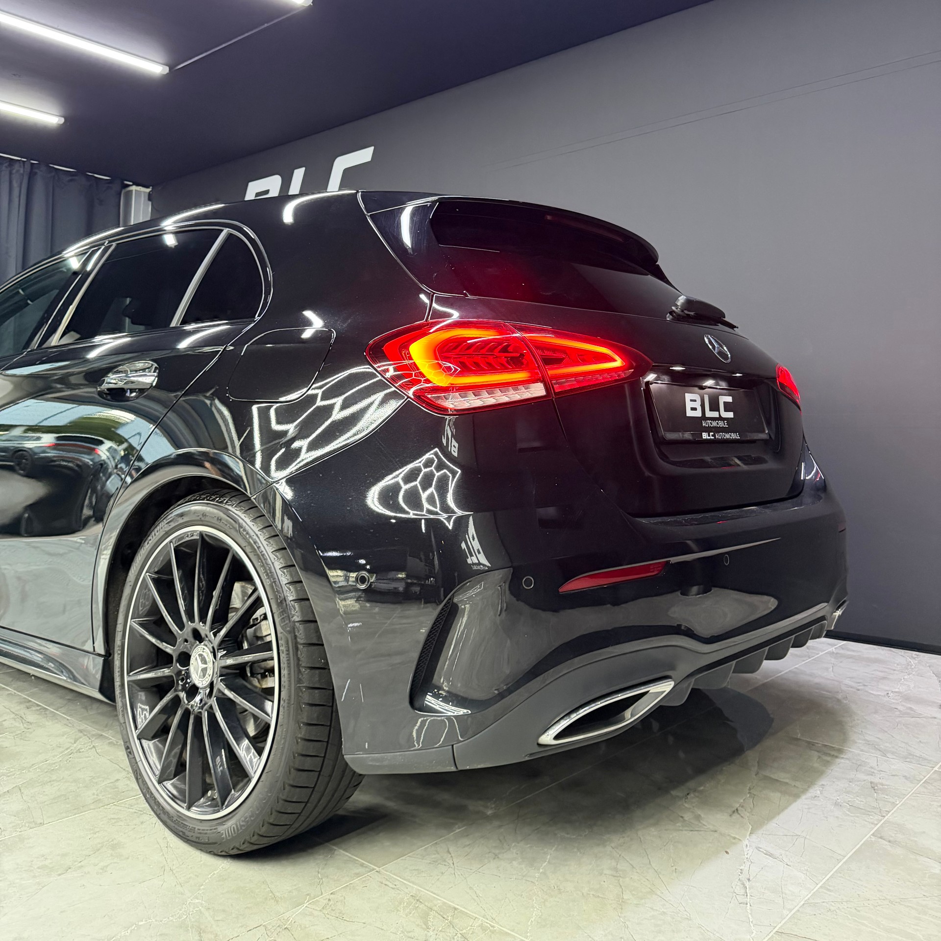 MERCEDES-BENZ A 200 AMG Line 7G-DCT-image-6