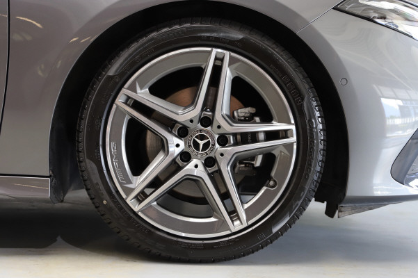 MERCEDES-BENZ A 180-image-12