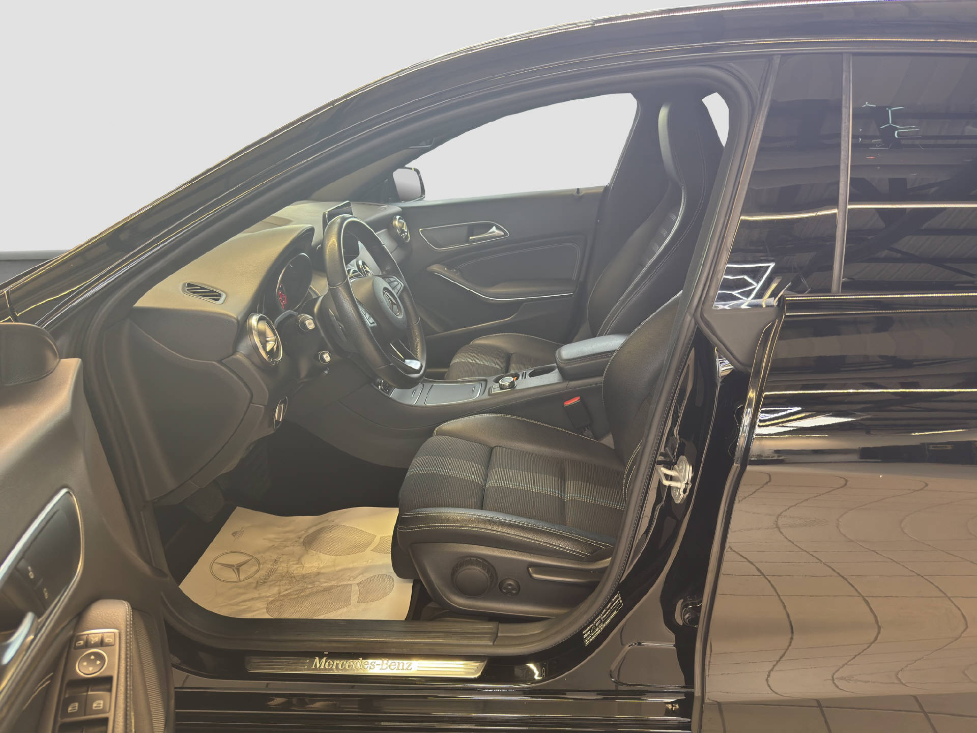 MERCEDES-BENZ CLA 200 Shooting Brake Night Star-image-6