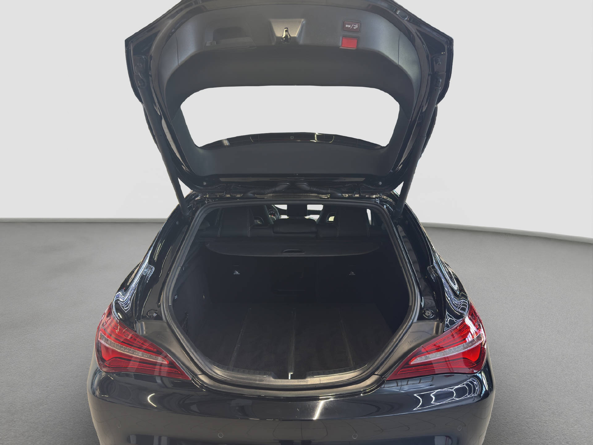 MERCEDES-BENZ CLA 200 Shooting Brake Night Star-image-14
