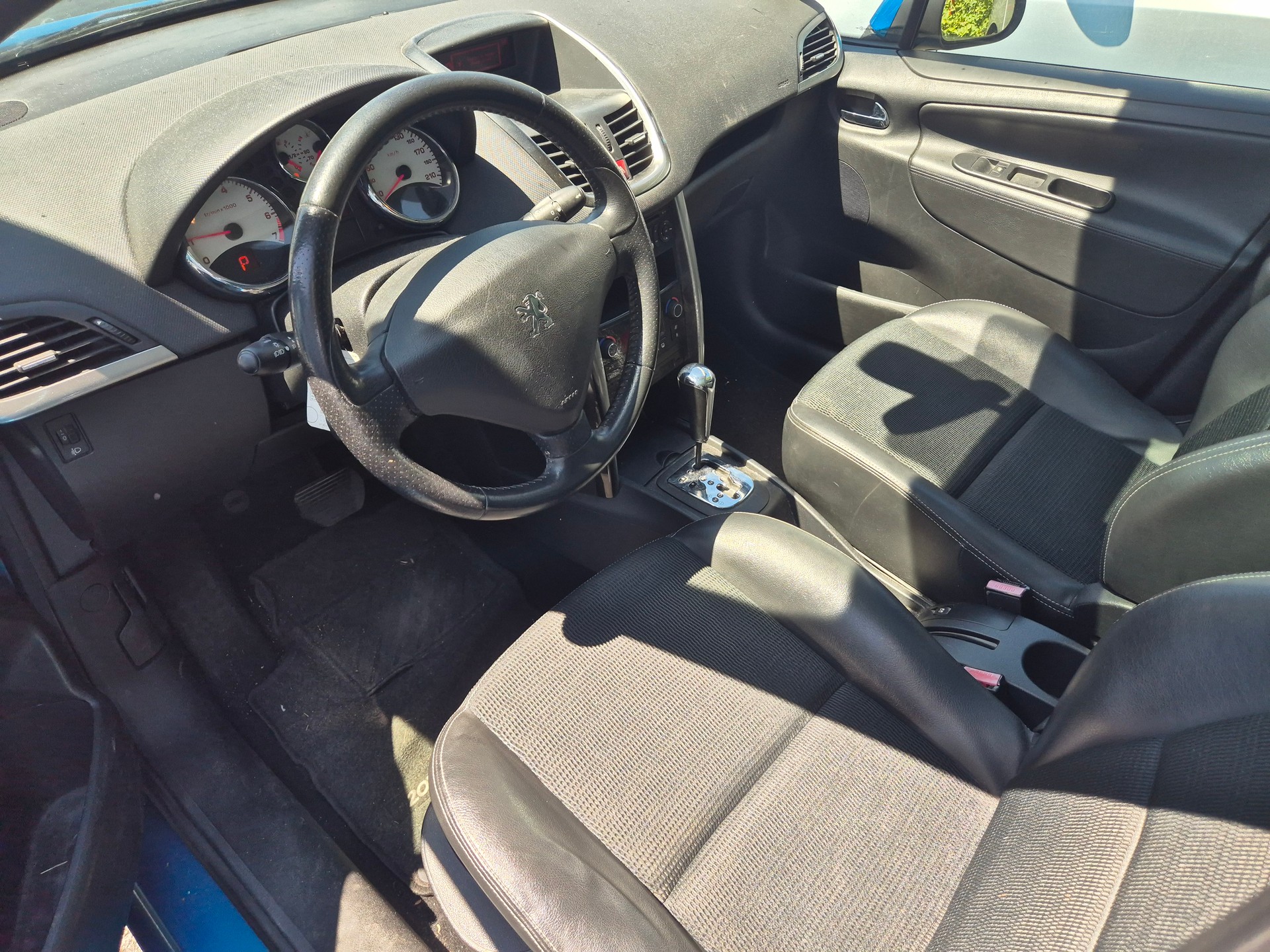 PEUGEOT 207 SW 1.6 16V Allure Automatic-image-3