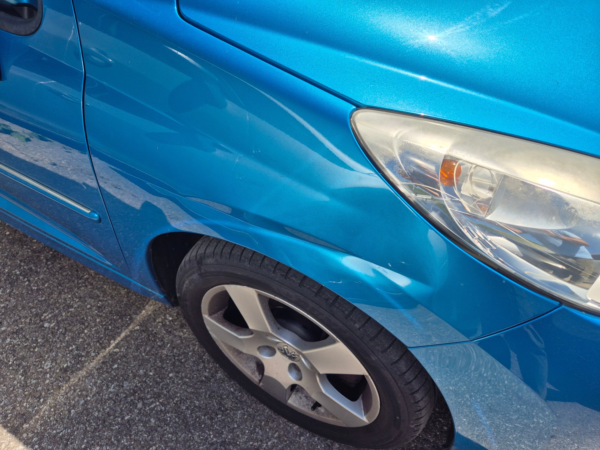 PEUGEOT 207 SW 1.6 16V Allure Automatic-image-9