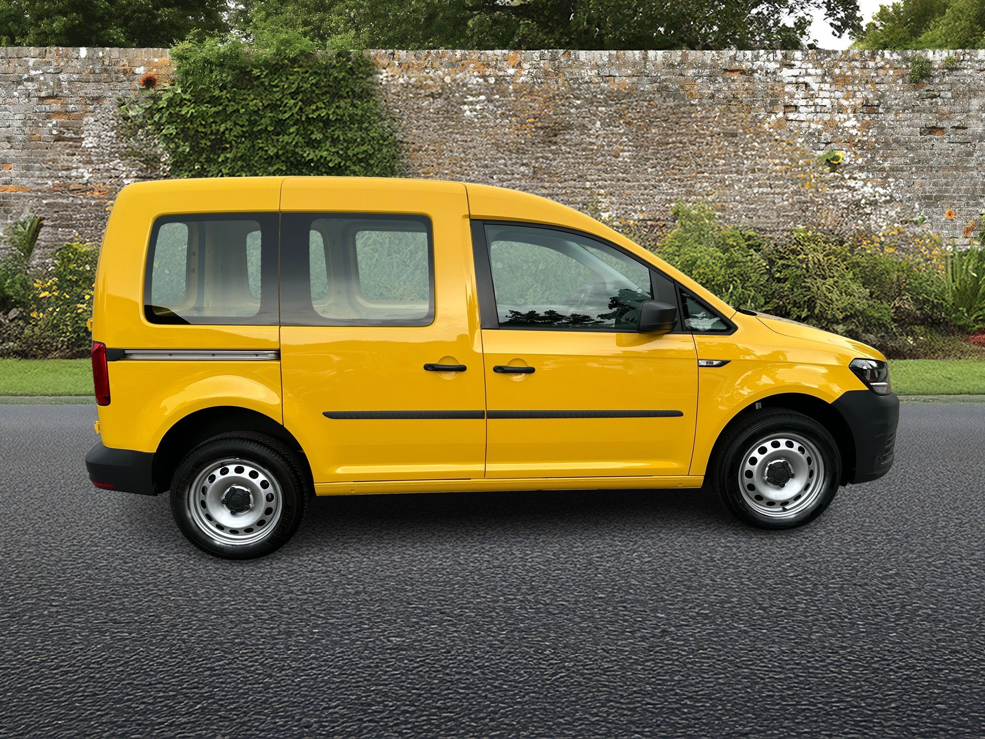 VW Caddy 2.0TDI 4Motion BlueMotion Technology DSG-image-5