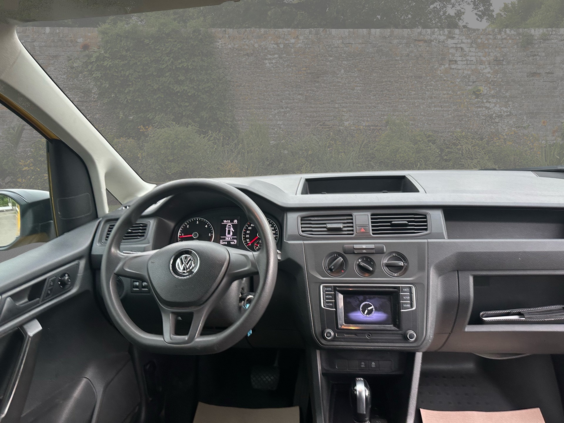 VW Caddy 2.0TDI 4Motion BlueMotion Technology DSG-image-9