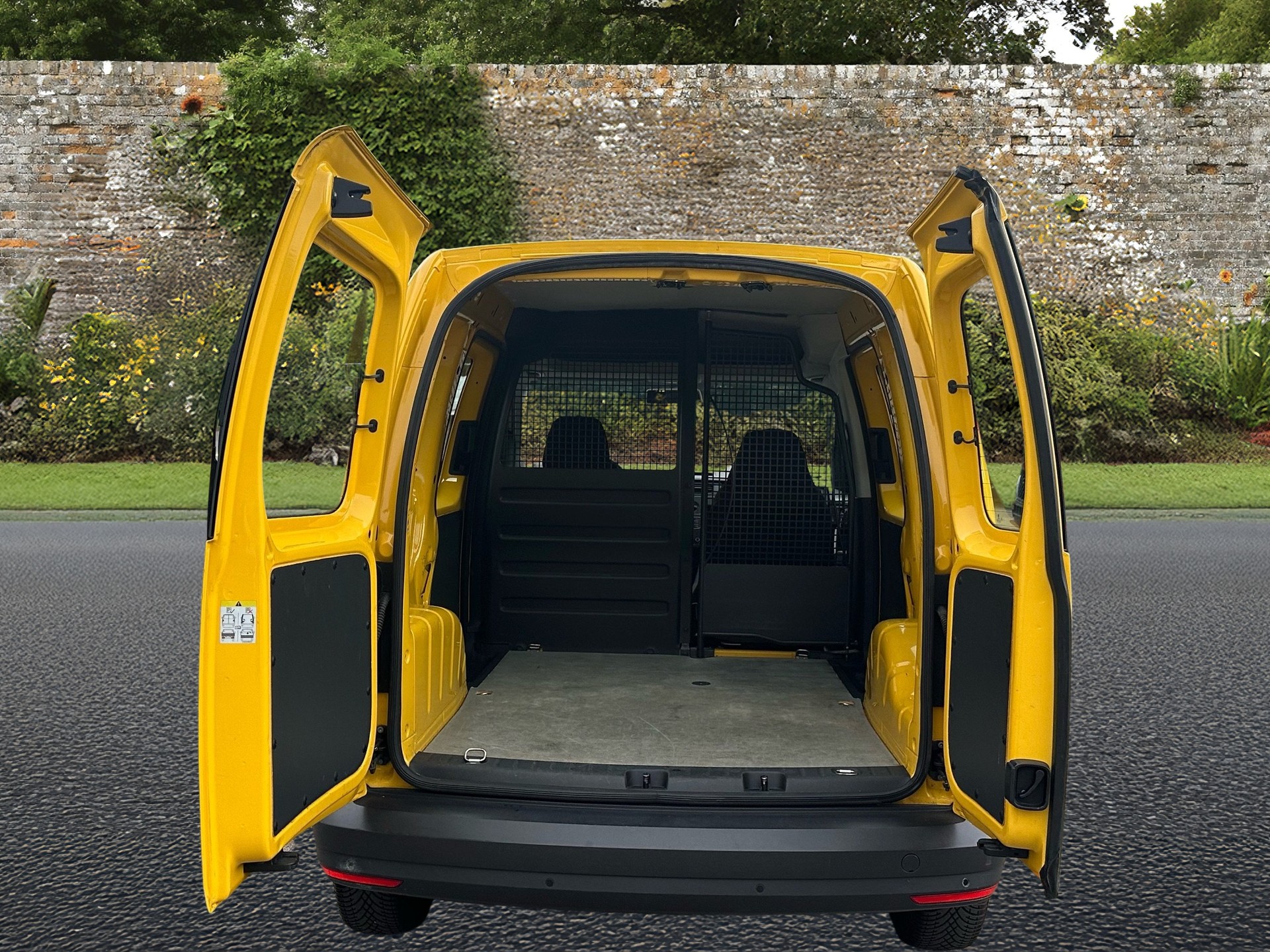 VW Caddy 2.0TDI 4Motion BlueMotion Technology DSG-image-10