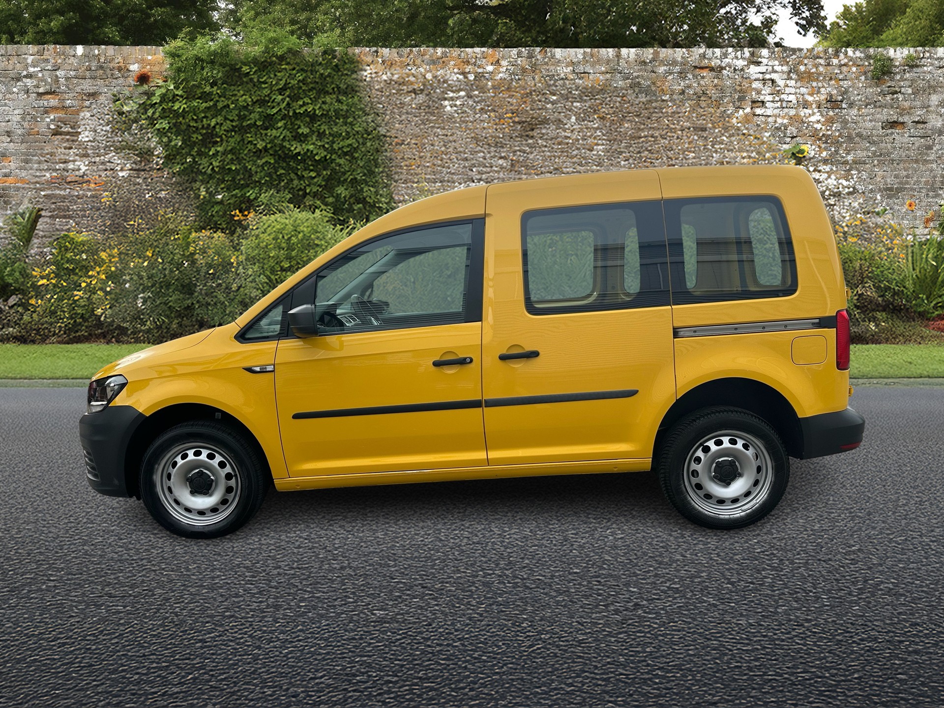VW Caddy 2.0TDI 4Motion BlueMotion Technology DSG-image-1