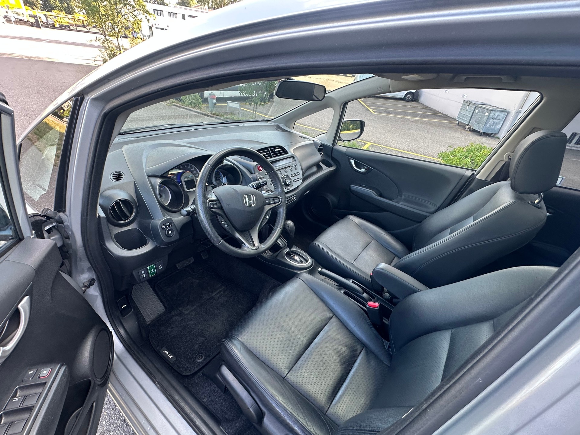 HONDA Jazz 1.3i Hybrid Exclusive CVT-image-8