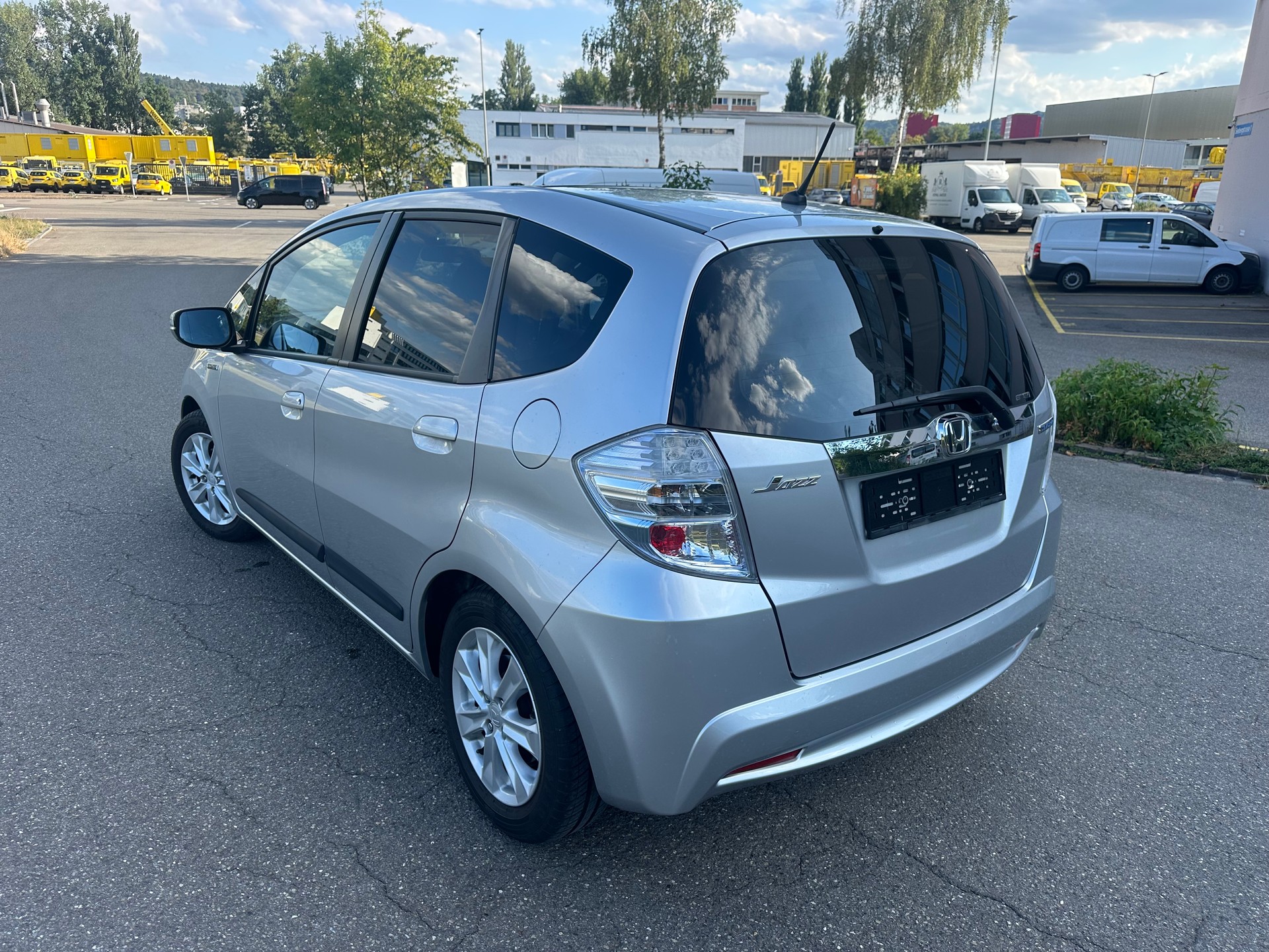HONDA Jazz 1.3i Hybrid Exclusive CVT-image-1