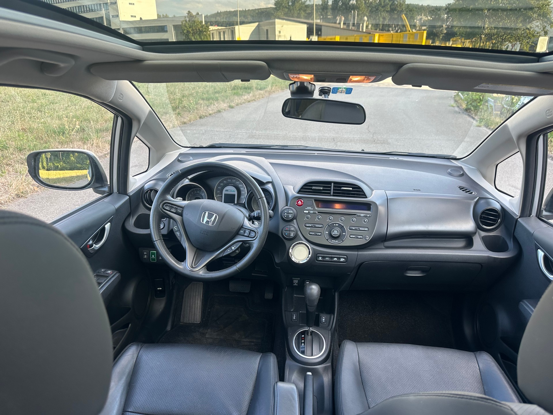 HONDA Jazz 1.3i Hybrid Exclusive CVT-image-6