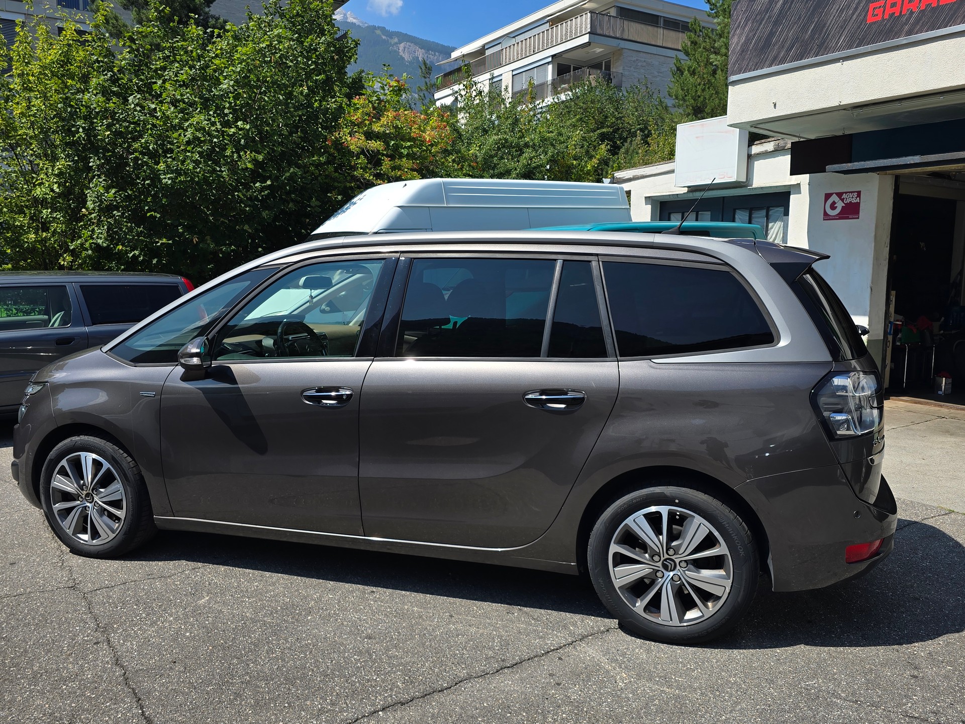 CITROEN Grand C4 Picasso 2.0 BlueHDi Exclusive Automatic-image-3