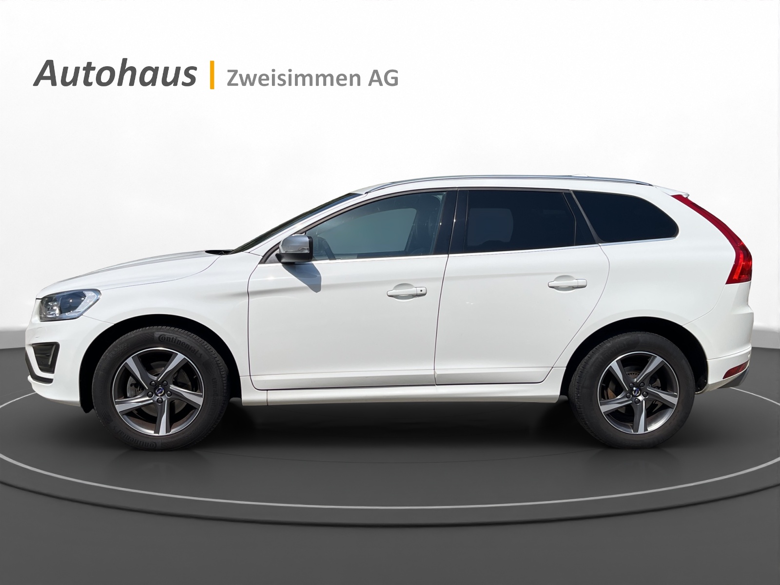 VOLVO XC60 D5 AWD Momentum R-Design Geartronic-image-1
