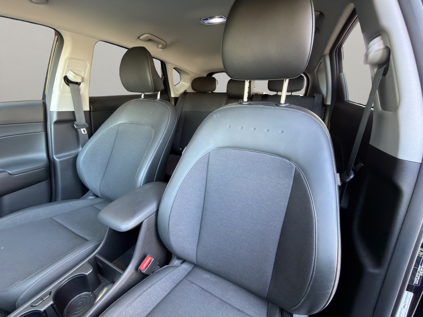 HYUNDAI Kona 1.6 GDi Hybrid Amplia * CH- Fahrzeug *-image-12