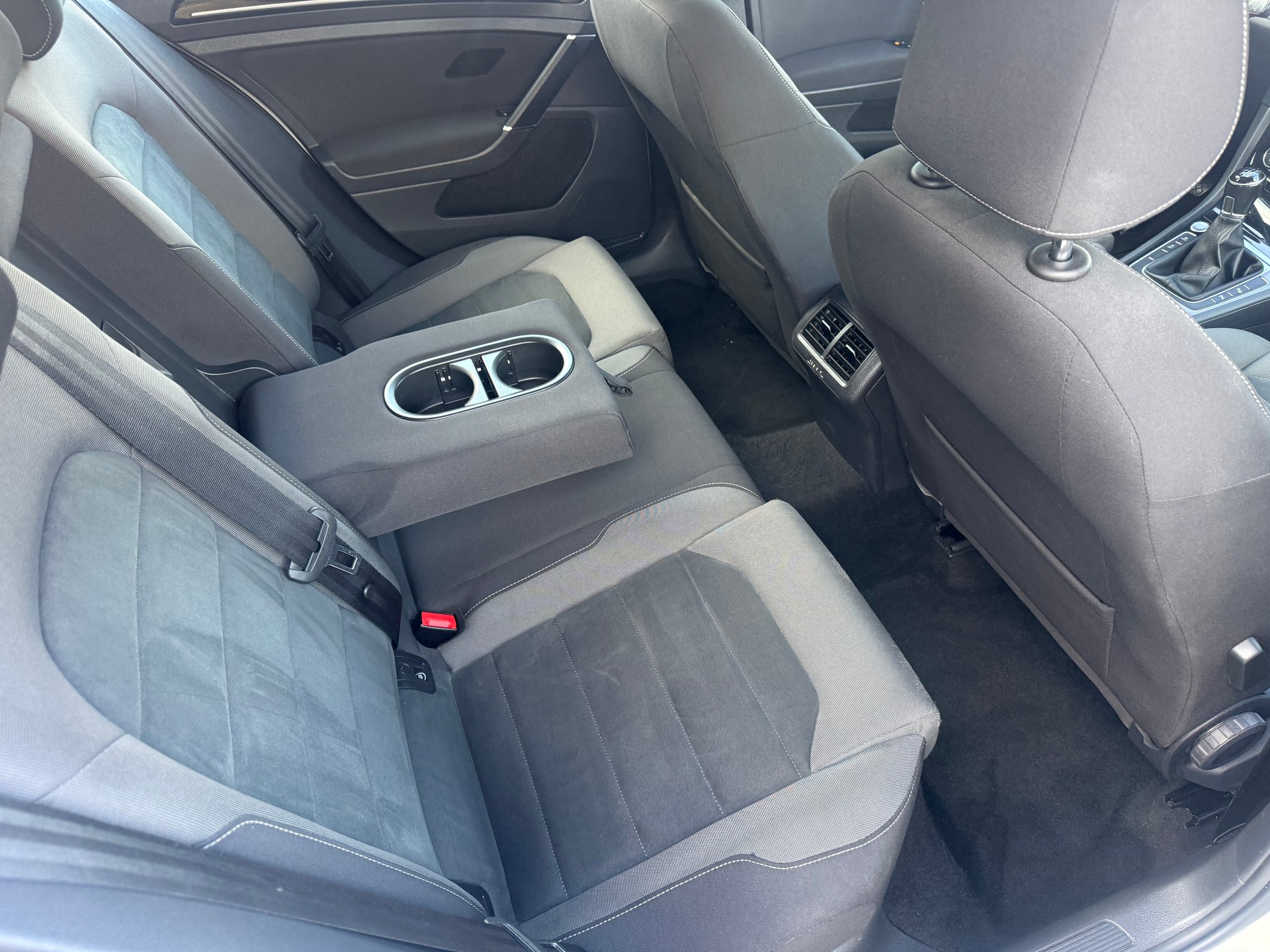 VW Golf 1.5 TSI EVO Highline-image-8